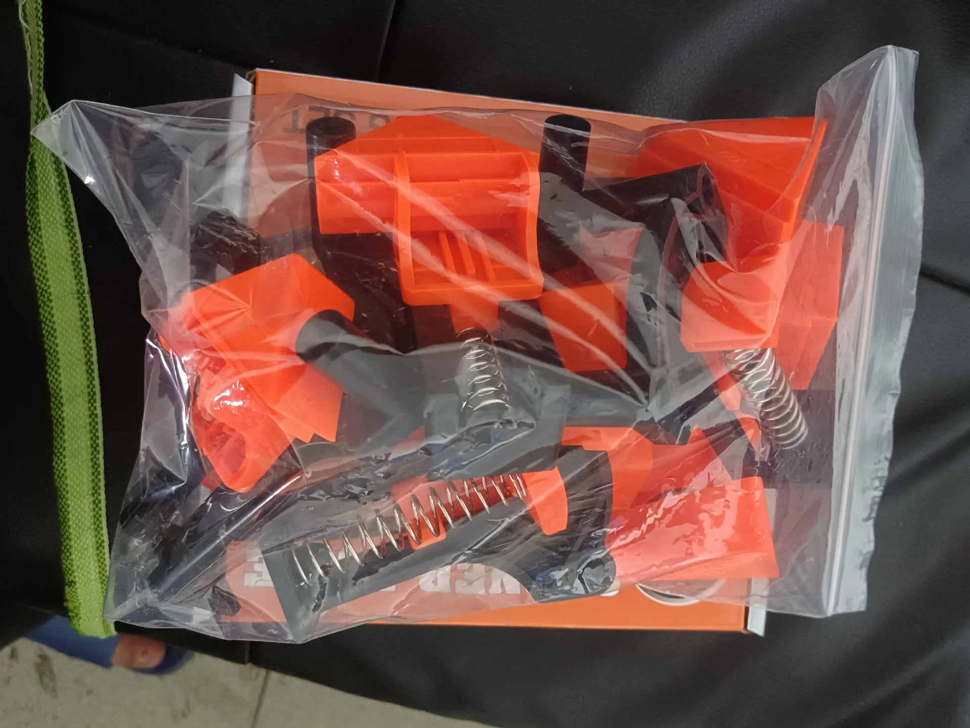 4pcs 90Degree Right Angle Clamp Corner Adjustable Woodworking Spring Clamp Hand Tool DIY Fixing Bar Picture Frame Corner Clip