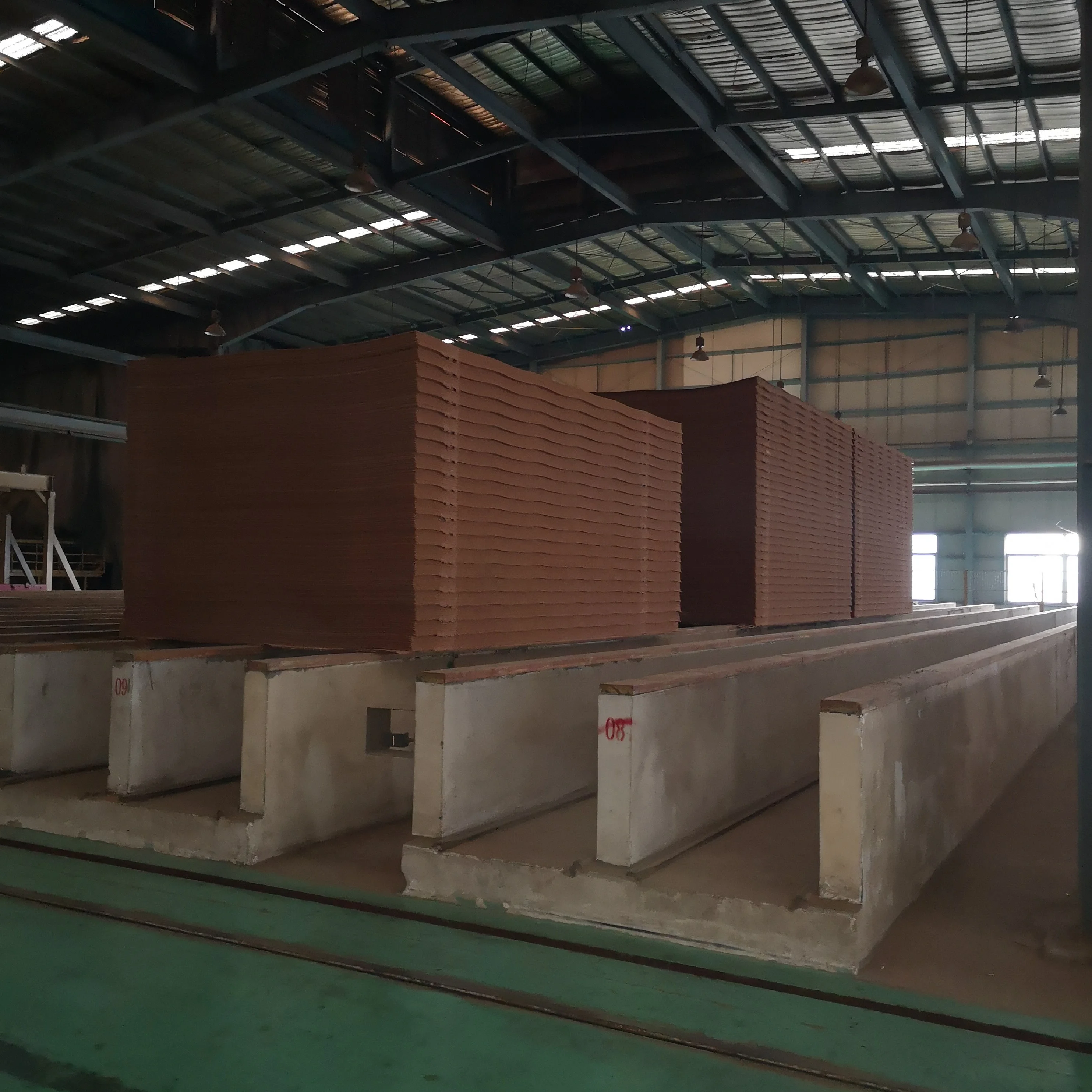 
Good quality MDF with stable processing performance is manufactured in China factory Finishable density boards are used for fur 