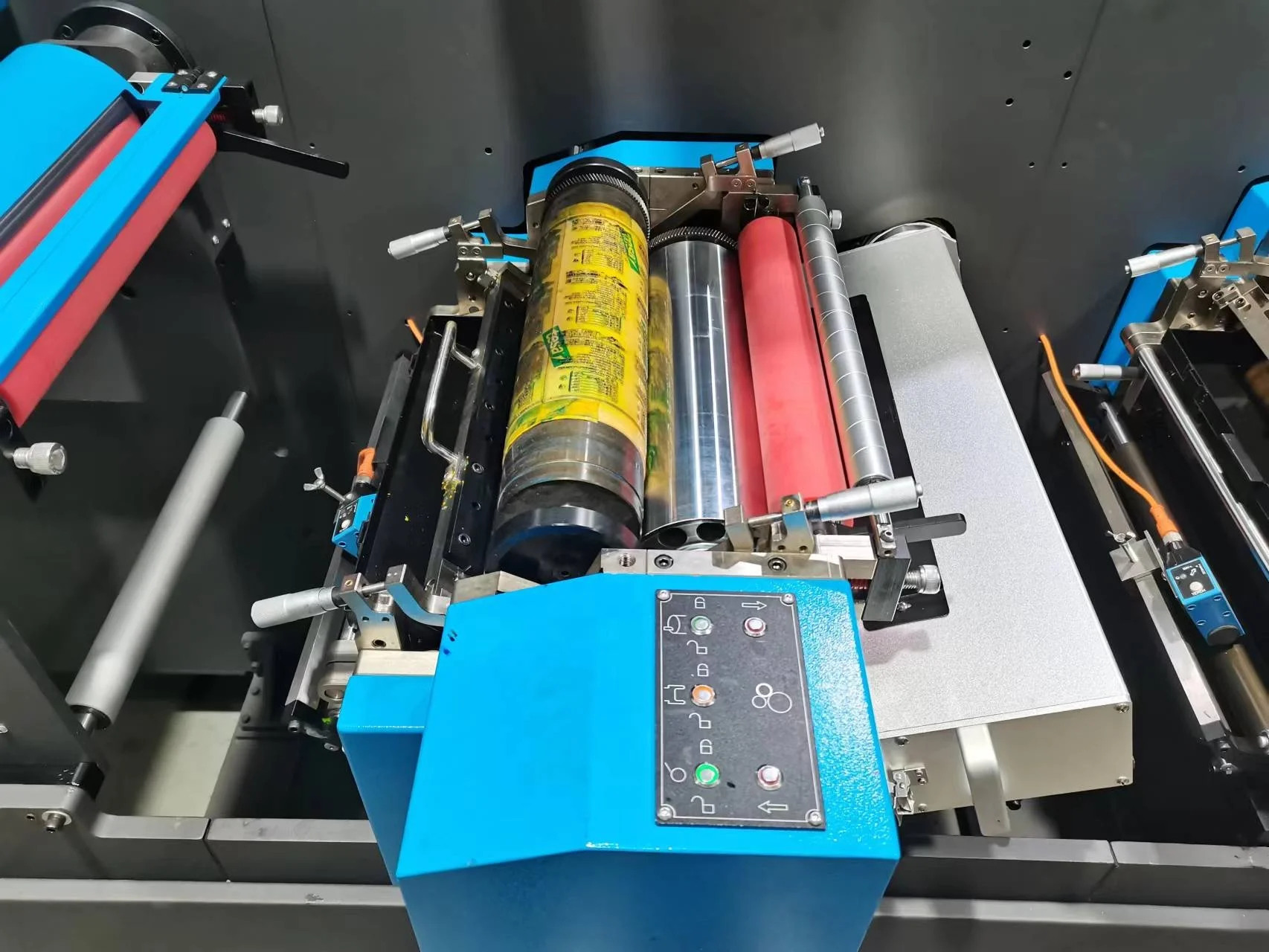 HONTEC FDA-350E Combined post press equipment for two-step two-color printing of e-type and S-type flexo printing