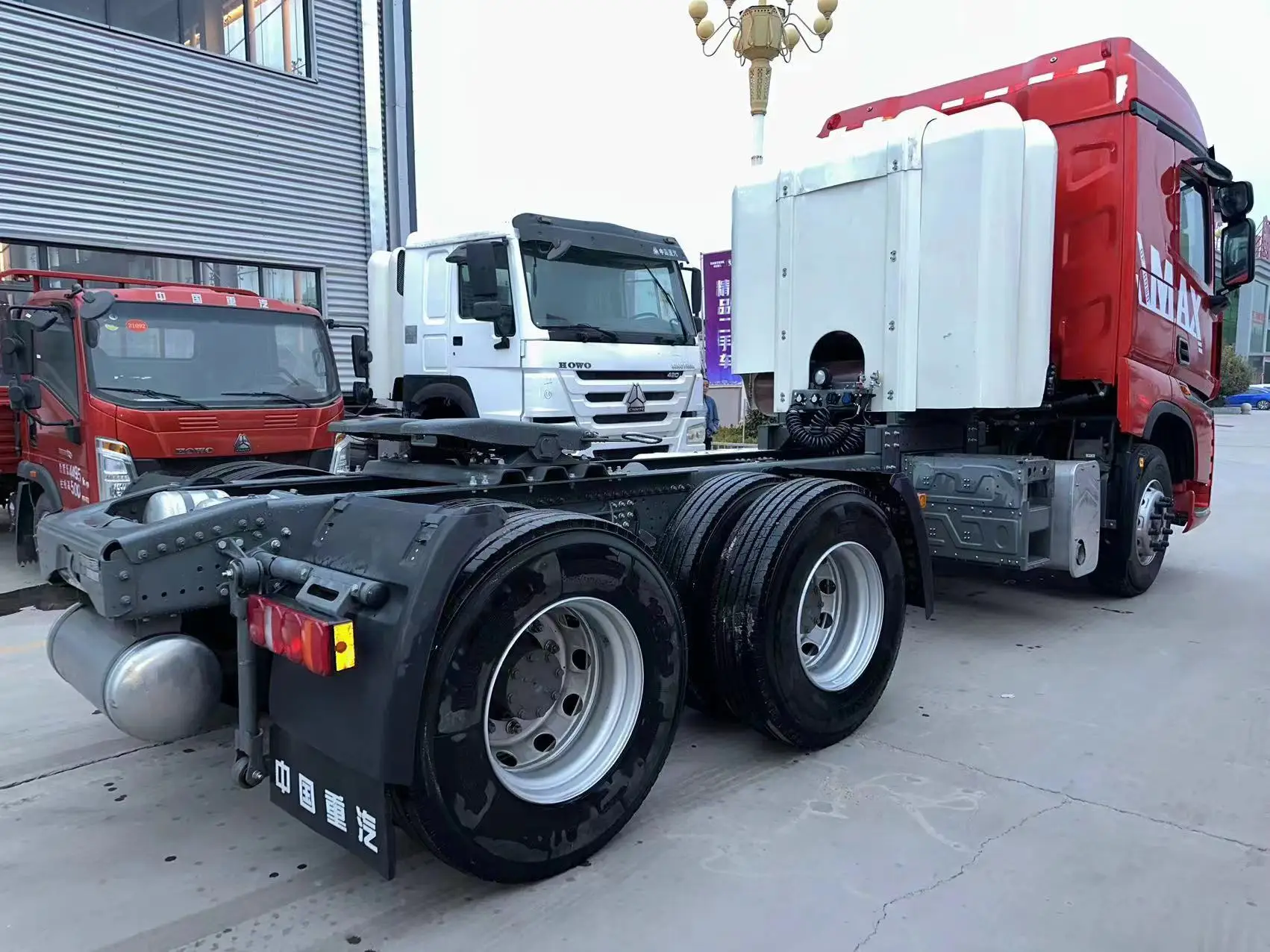CNG Sinotruck HOWO Max 6x4 головка тягача
