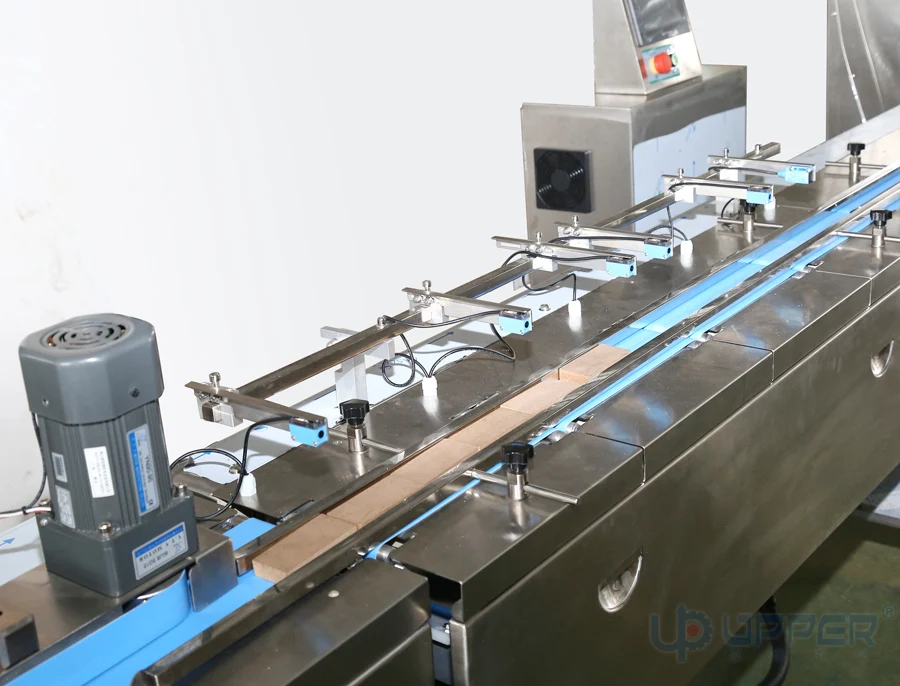 Flow Packing Machine Chocolate/Candy/Wafer/Mung Bean Cake/Solid Object Sorting Feeding Packaging Line Small Bag Vacuum Packaging