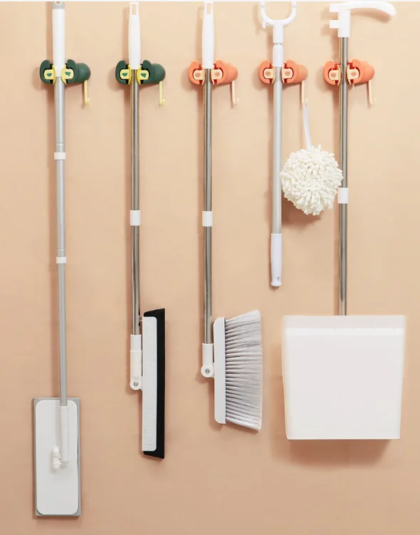 Strong seamless punch-free mop clip