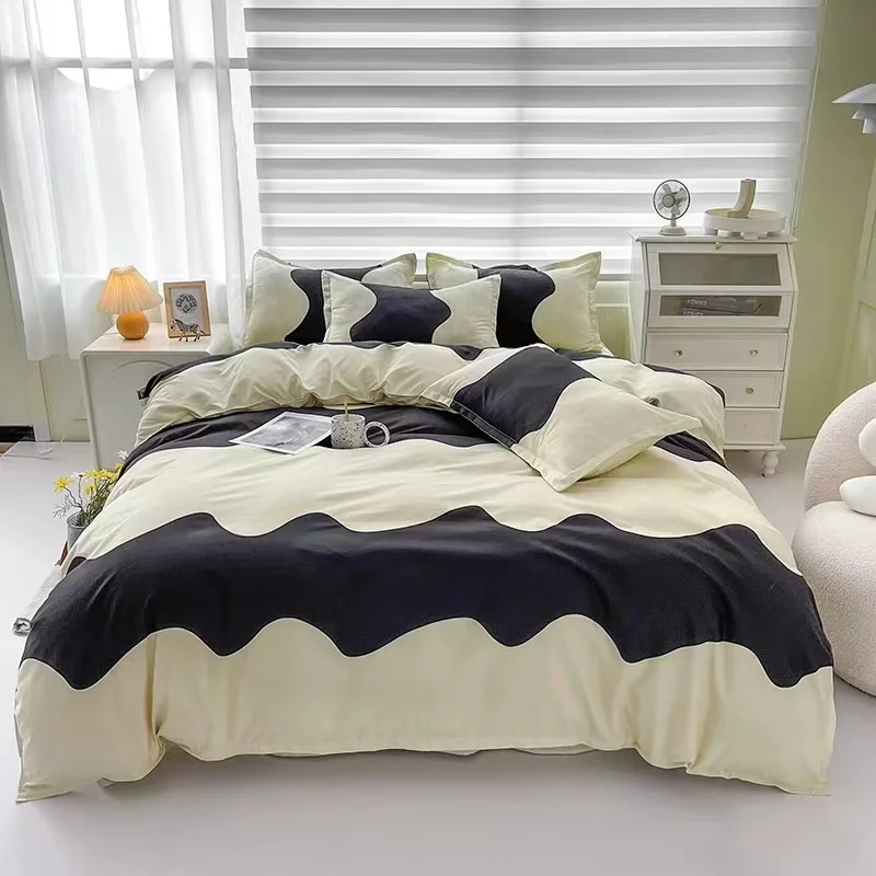 Factory Custom Printed Cotton Sheet Set Quality King Size Duvet Covers and Bed Spread Quilts Silk Filled Bedding for Home Use