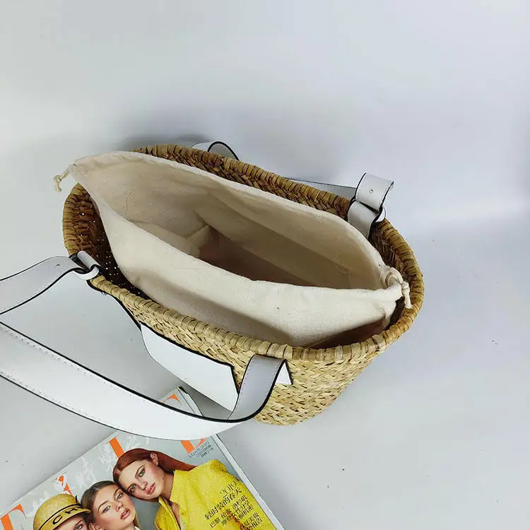 Good quality Fashion casual all seasons wheat straw handmade straw woven bag