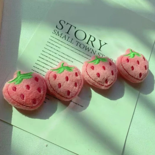 Super cute everything with pink Strawberry Brooch Embroidery Tender powder small strawberry pin dress bag Shoes accessories