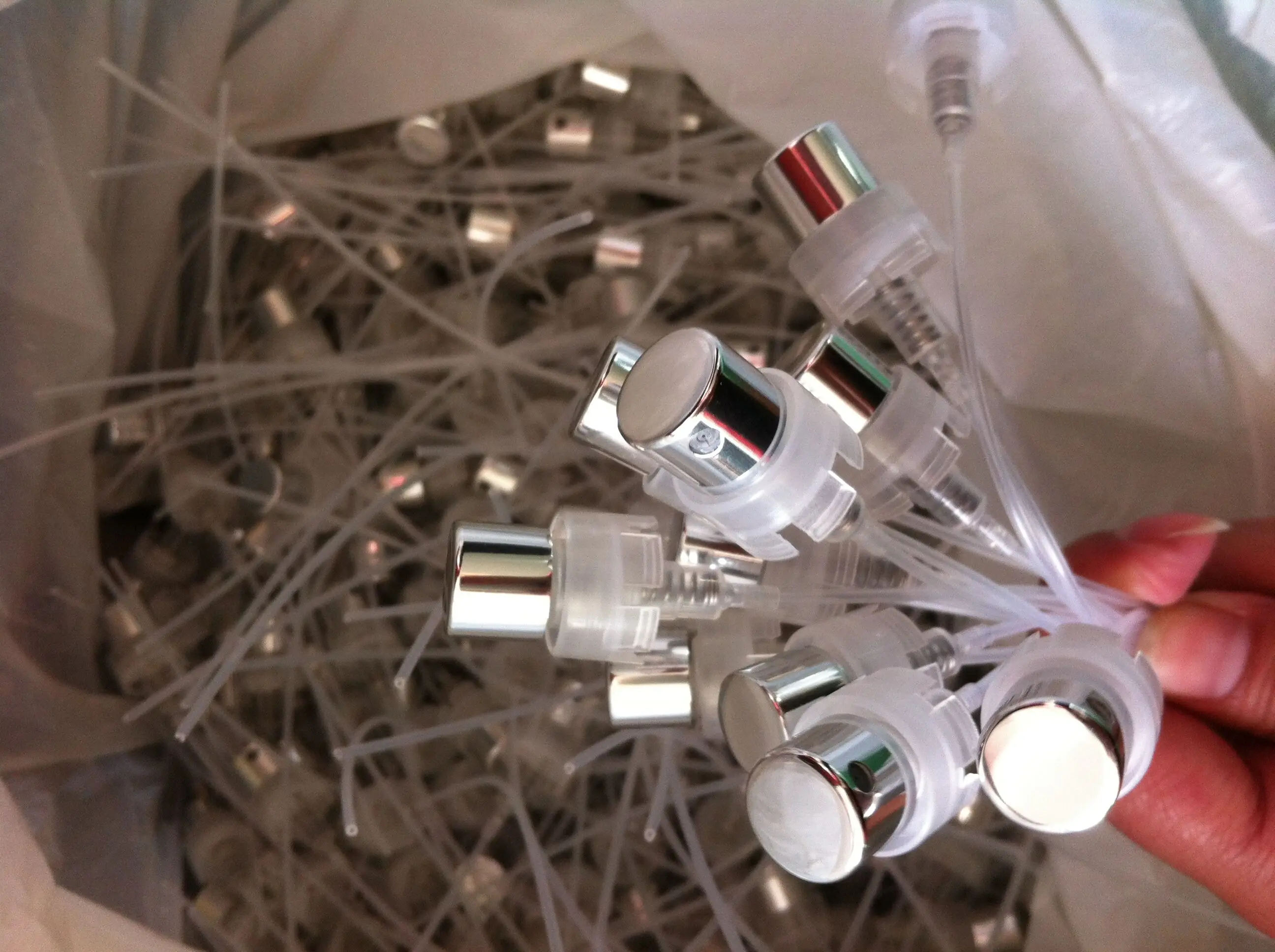 Wholesale aluminum plastic fine mist sprayer pump perfume sprayer