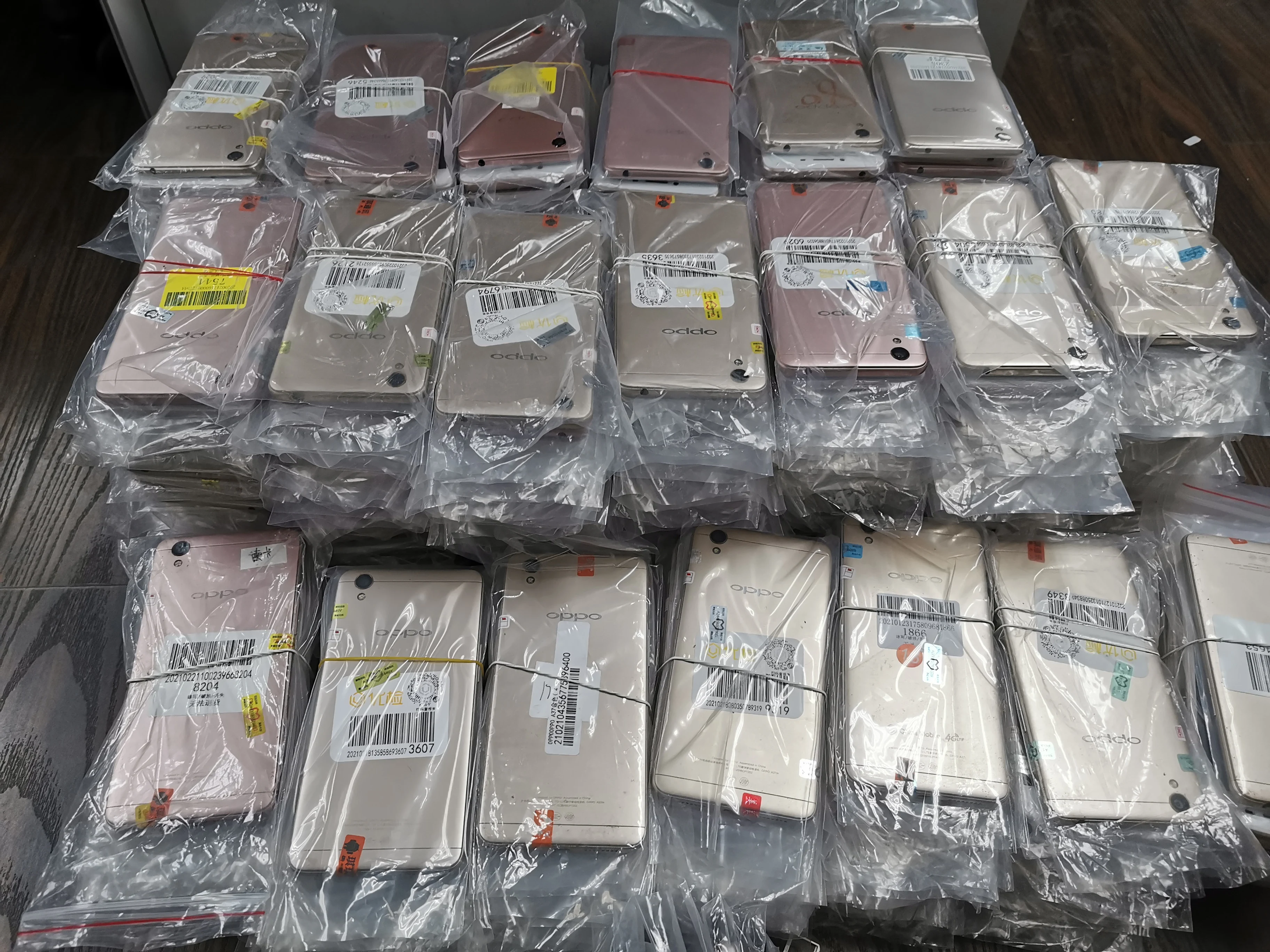 Low price unlocked 2GB+16GB dual SIM global version Android 4G for Oppo A37 original android mobile phones