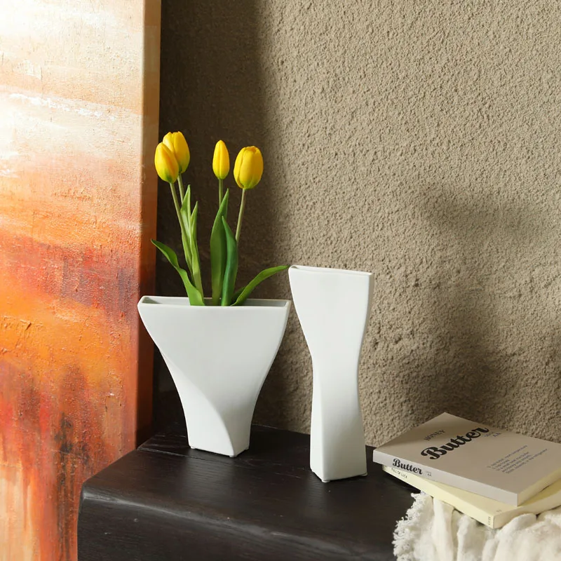 Nordic Minimalist White Black Matte Handmade Ceramic Vase Floral Flower Arrangement Decoration Ornaments