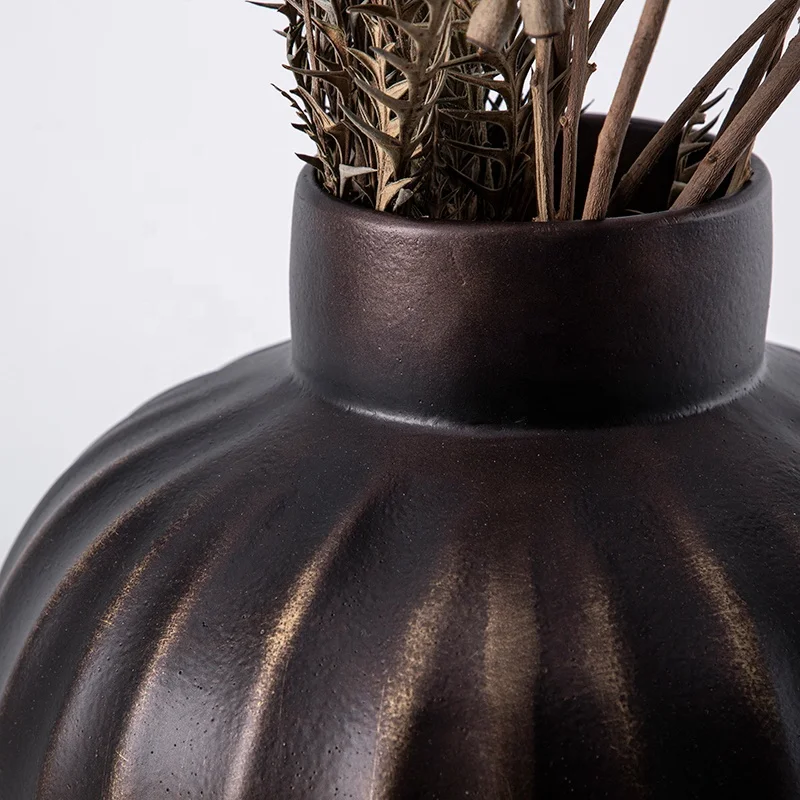 New Design Antique Brass Copper Colored Vase Accessories Modern Decorations for Home Luxury Living Room