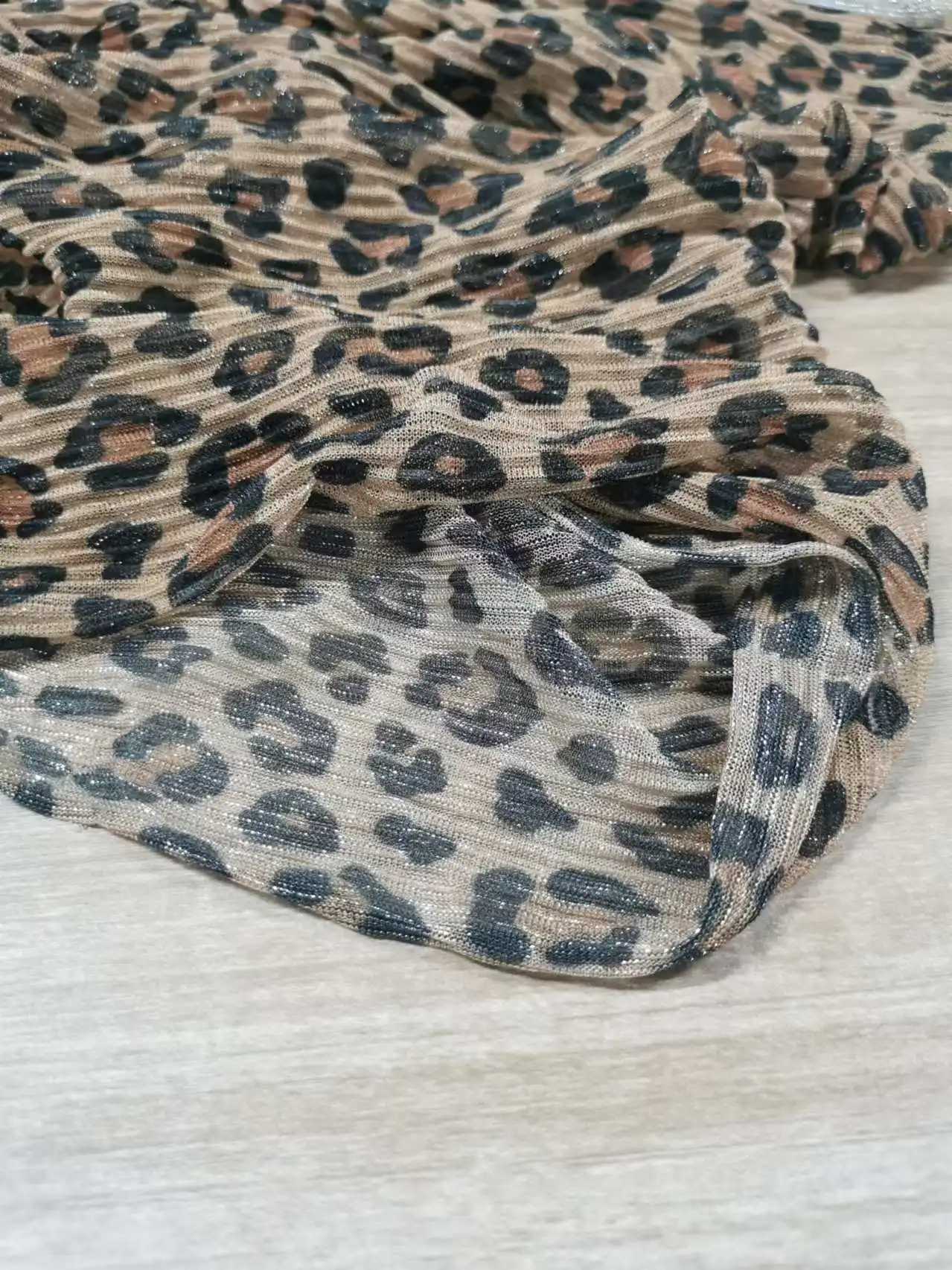 Factory specializing in 100% polyester ultra-fine fiber double crepe striped Jacquard pleated chiffon crepe fabric dress