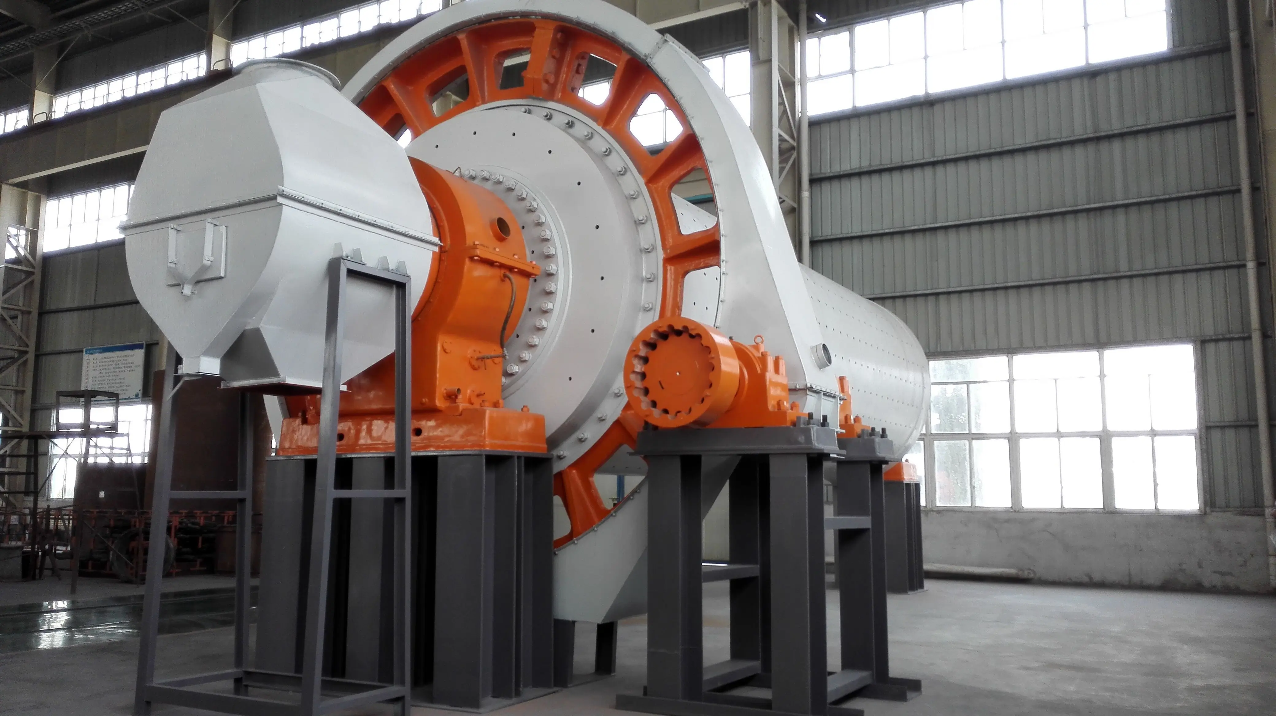 Kaolin Dry Type Grinding Intermittence Ball Mill for Feldspar, Quartz and Clay