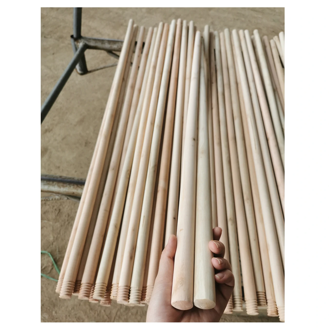 Factory Price High-Quality Thick Wood for Broom Mop Brush Handle