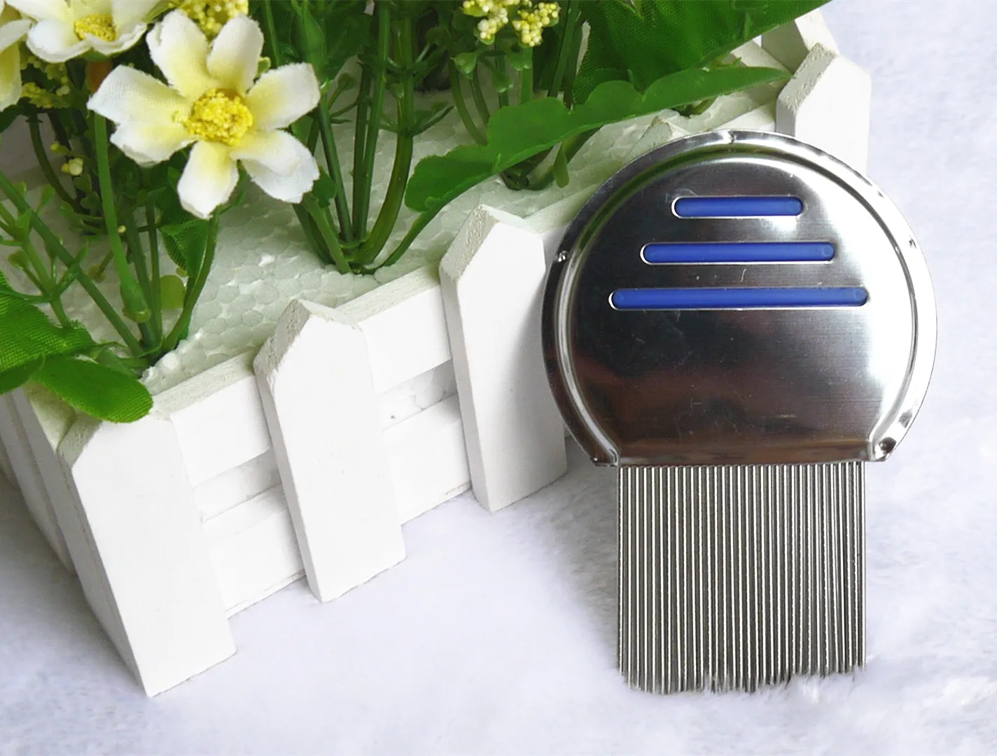 Ручка из нержавеющей стали и рифленые штифты гребень для блох С нескользящими пластиковыми