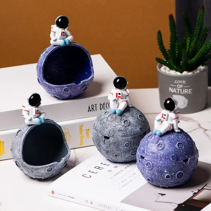 custom logo air smokeless portable cigar ashtray wind proof smokeless astronaut ceramic ashtray with lid