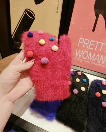 2021 hat sales ylm Christmas 7colors ball Gloves Woman Winter Thickening and warmth cotton fashion cony hair Total finger gloves
