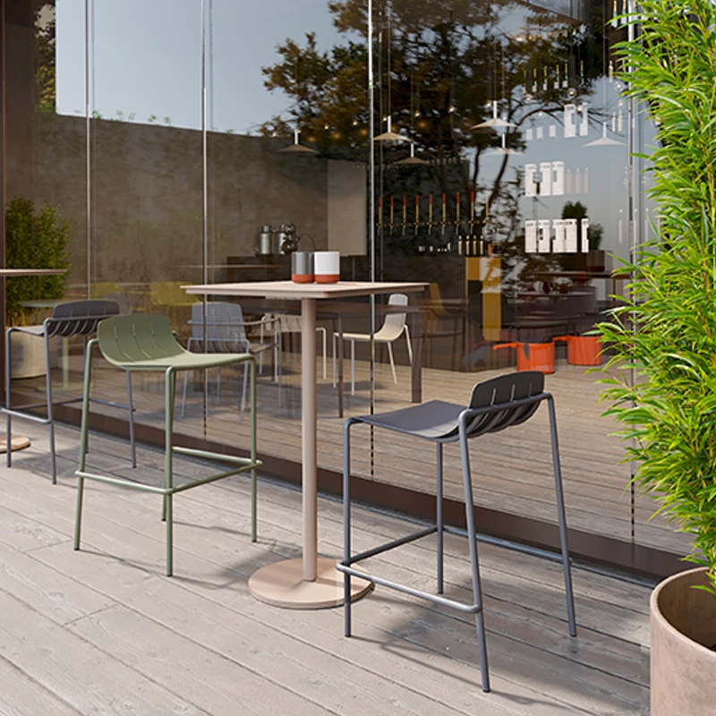 Новый дизайн 2023 итальянская уличная мебель водонепроницаемый солнцезащитный металлический алюминиевый двор для отдыха кофейный столик и Набор стульев