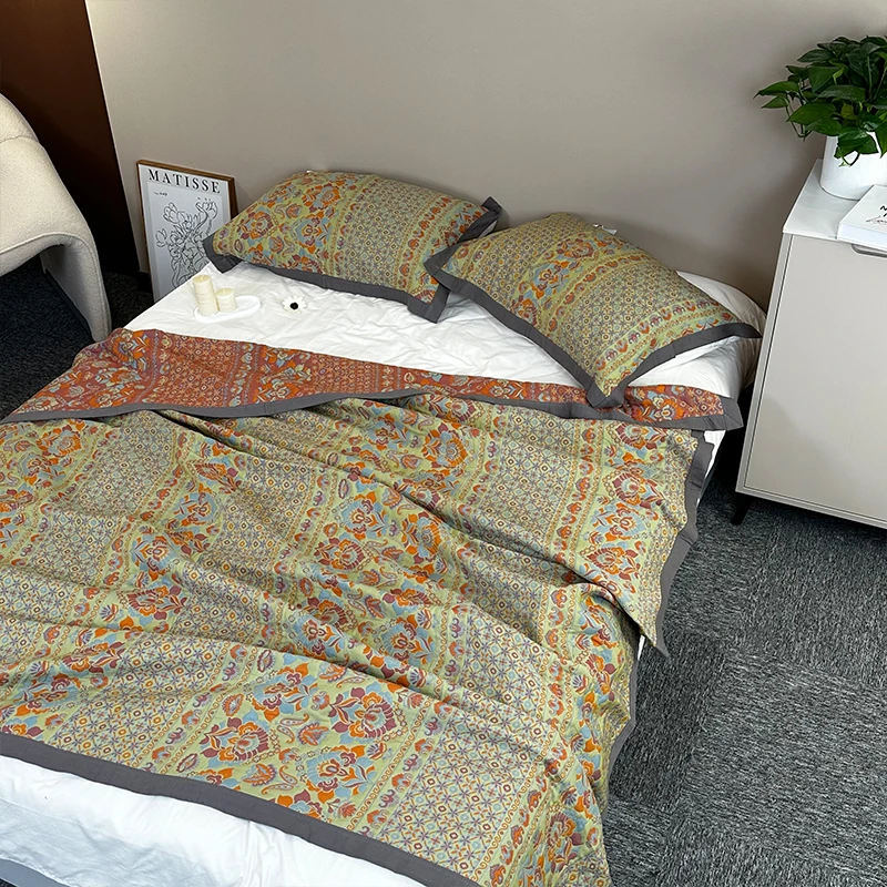 Hot selling holiday gift  bed sheet Custom Color cotton bed blankets Close skin soft  bedspreads