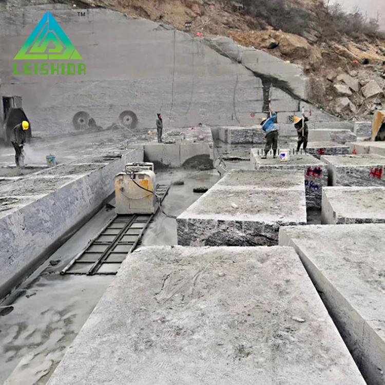 Manufacture Sale Hand Carved Black Granite Gravestone for Memorial