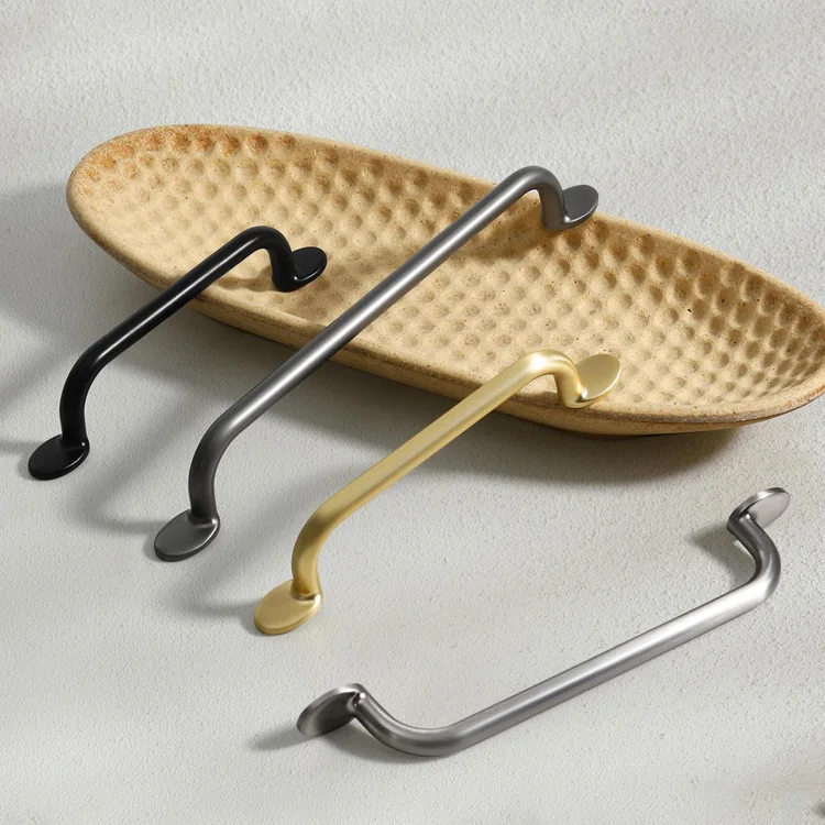 Modern design door pulls kitchen cabinet handles in gold finish cupboard door pulls drawer knobs handle hardware