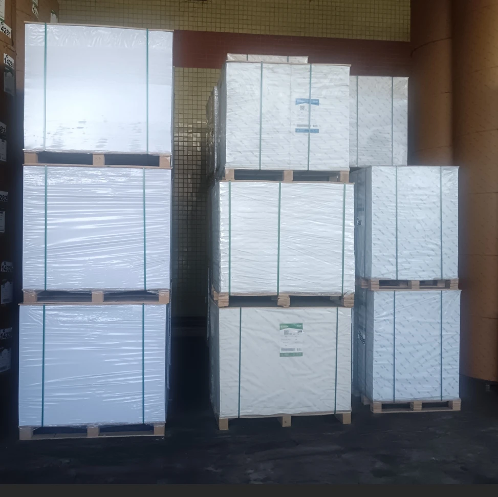 Jumbo рулоны художественной бумаги 80gsm 130gsm 150gsm 300gsm белая печатная C2S глянцевая матовая бумага с покрытием.