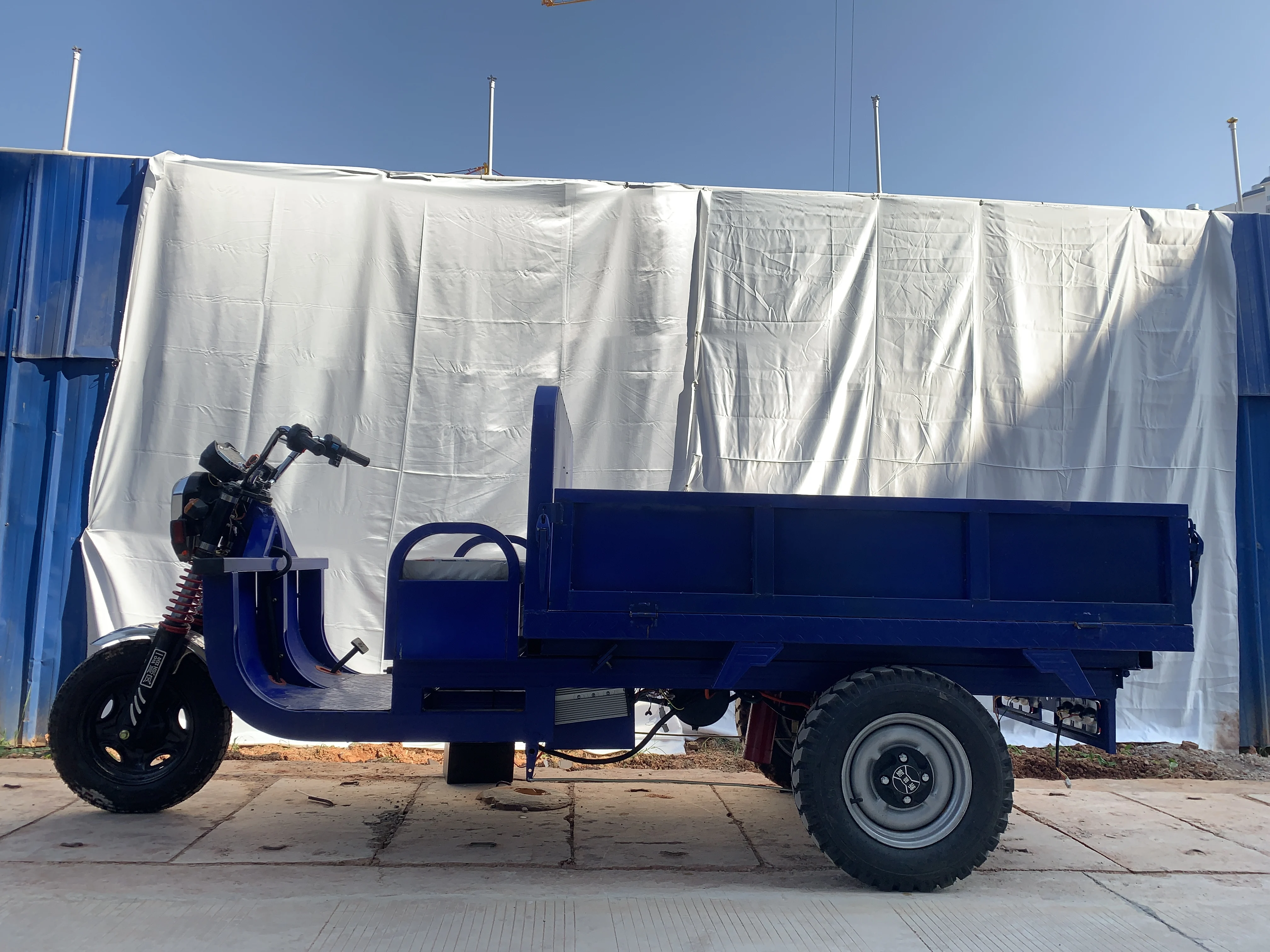 Factory Electric truck with lift platform for loading and lifting Cargo