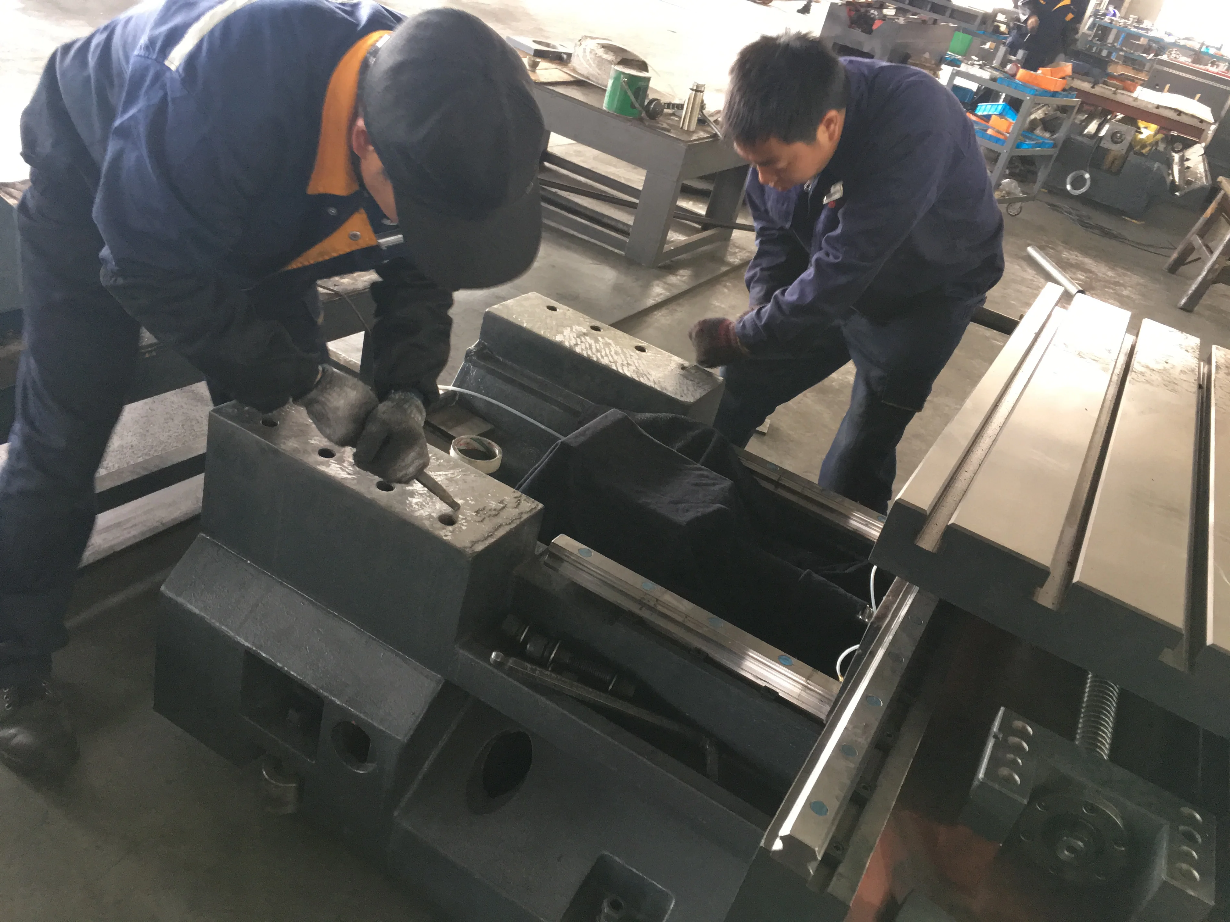 Maxtors TOP Leading Quality High Precision VMC Milling CNC Vertical Machining Centre YMC-1270 XYZ Travel 1200x700x650mm Siemens