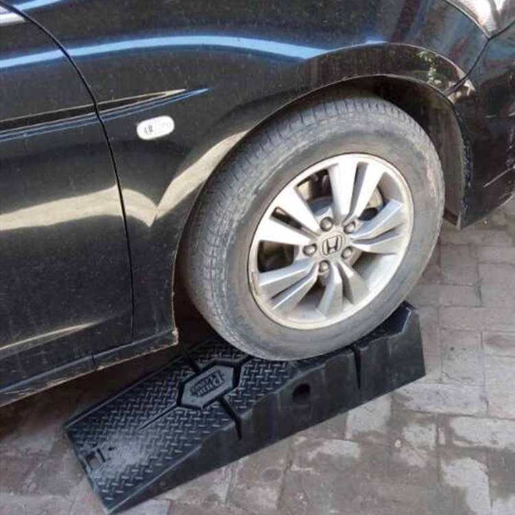 
High Quality Maintenance Plastic Truck Car Vehicle Service Lift Wheel Ramp 