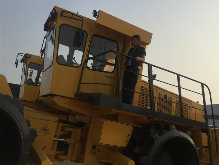 YL203 20ton nivo refuse compactor 4WD trash compacting machine 20-35ton remote control garbage landfill compactor or parts