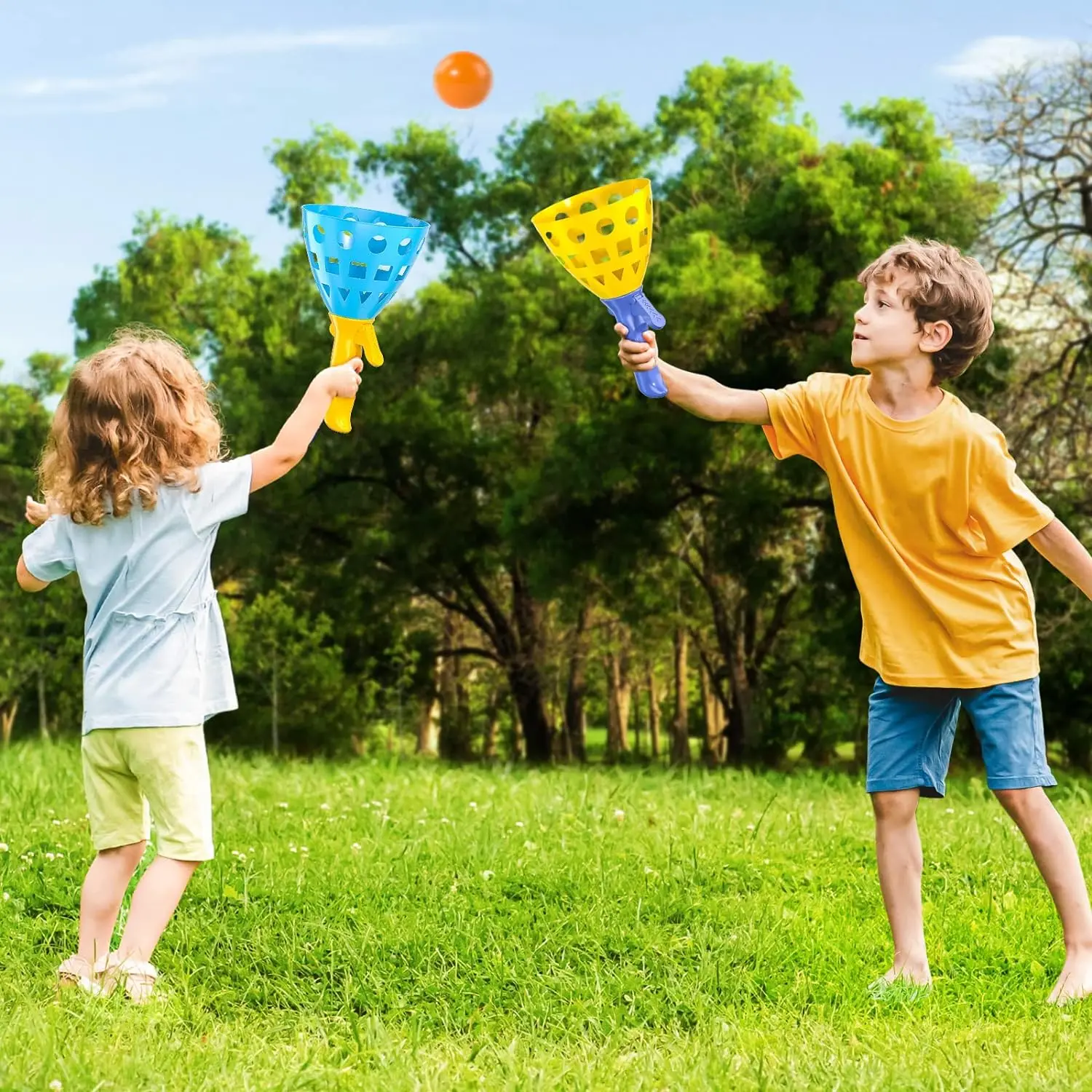 TEMI Pop Pass Catch Ball Game with 4 Catch Launcher Baskets and 20 Balls, Beach Toys Backyard Outdoor Indoor Balance training