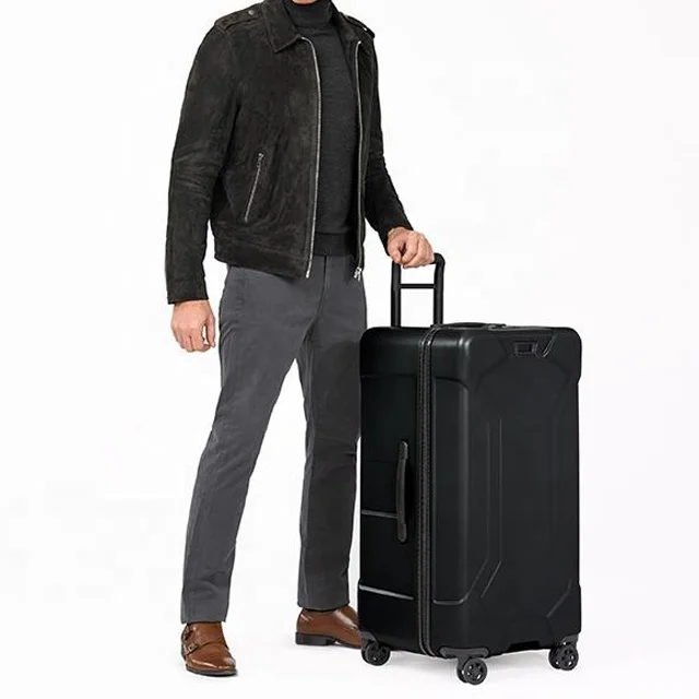 High-strength 82.5cm Extra Large Trunk Spinner PC Suitcase With Scratch-resistant textured case
