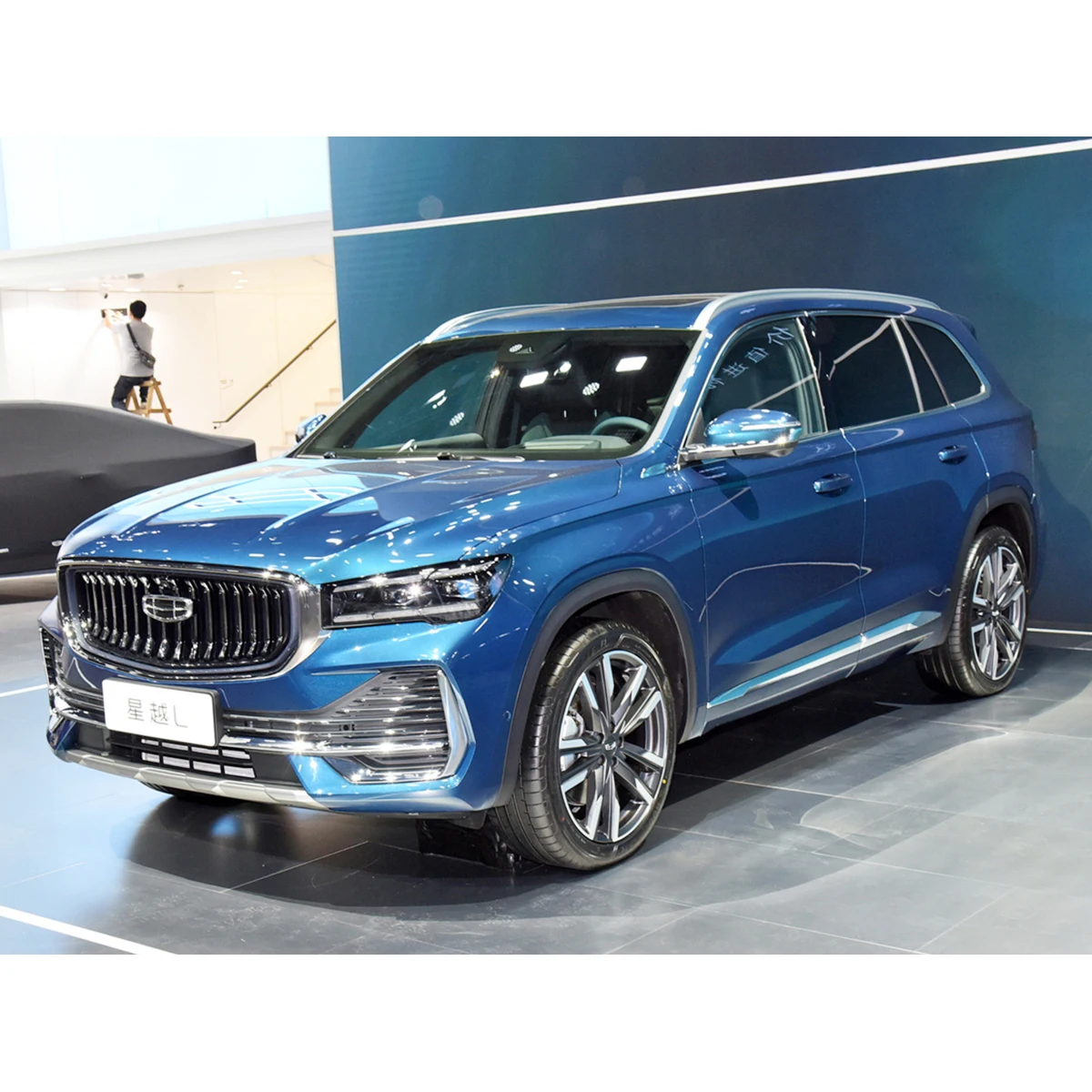 Лидер продаж 2023 Kyrgyzstan 5 мест 2 0 т новый автомобиль бензиновый внедорожник Geely Monjaro по низкой
