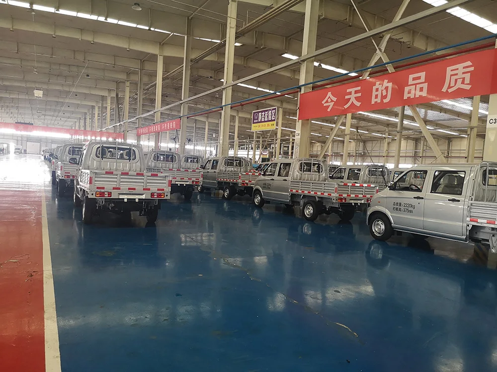 Multifunctional fuel type 5-seater manual transmission adult minivan 1.5L