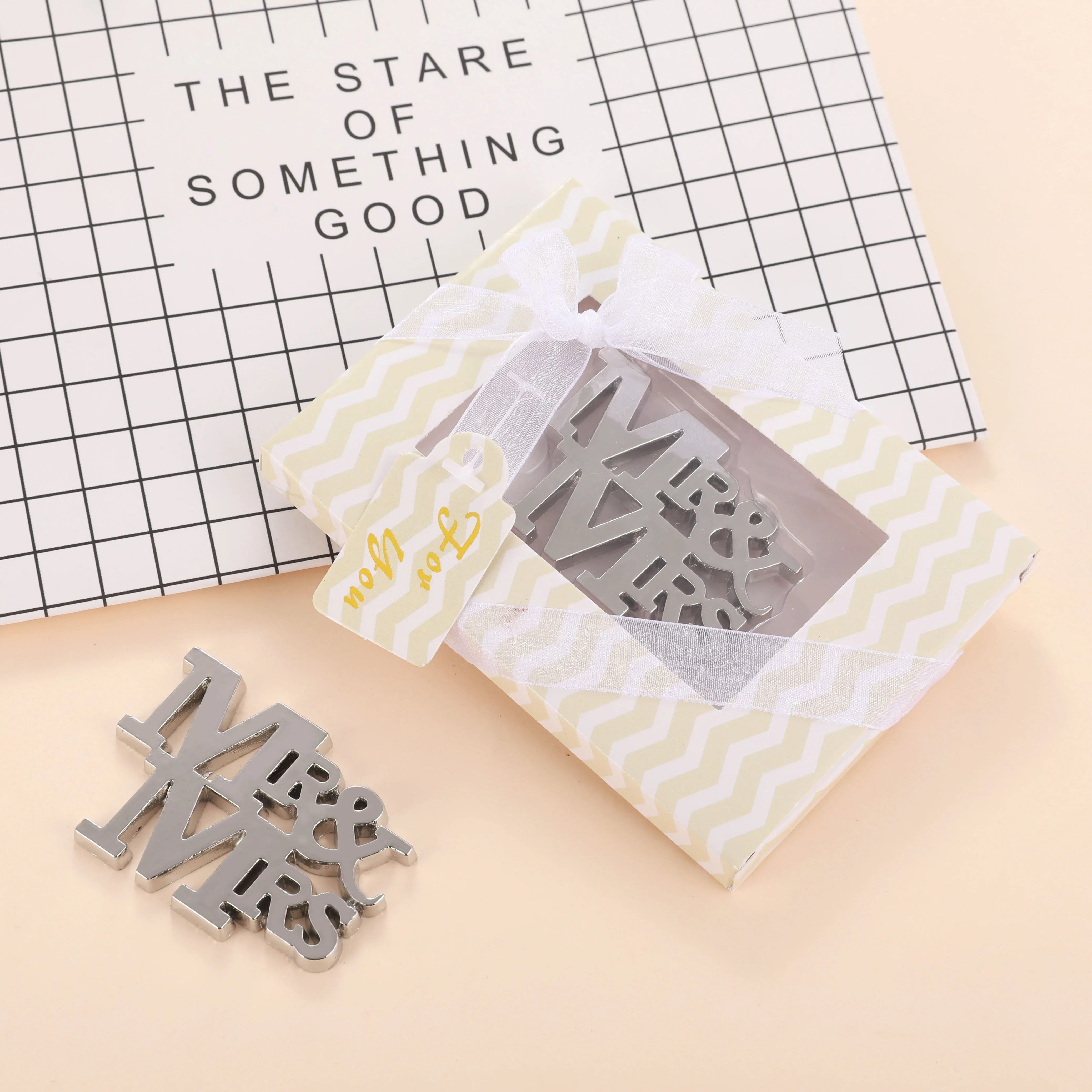 
Wedding Favors Elegant Box Mr and Mrs Design Bottle Opener 