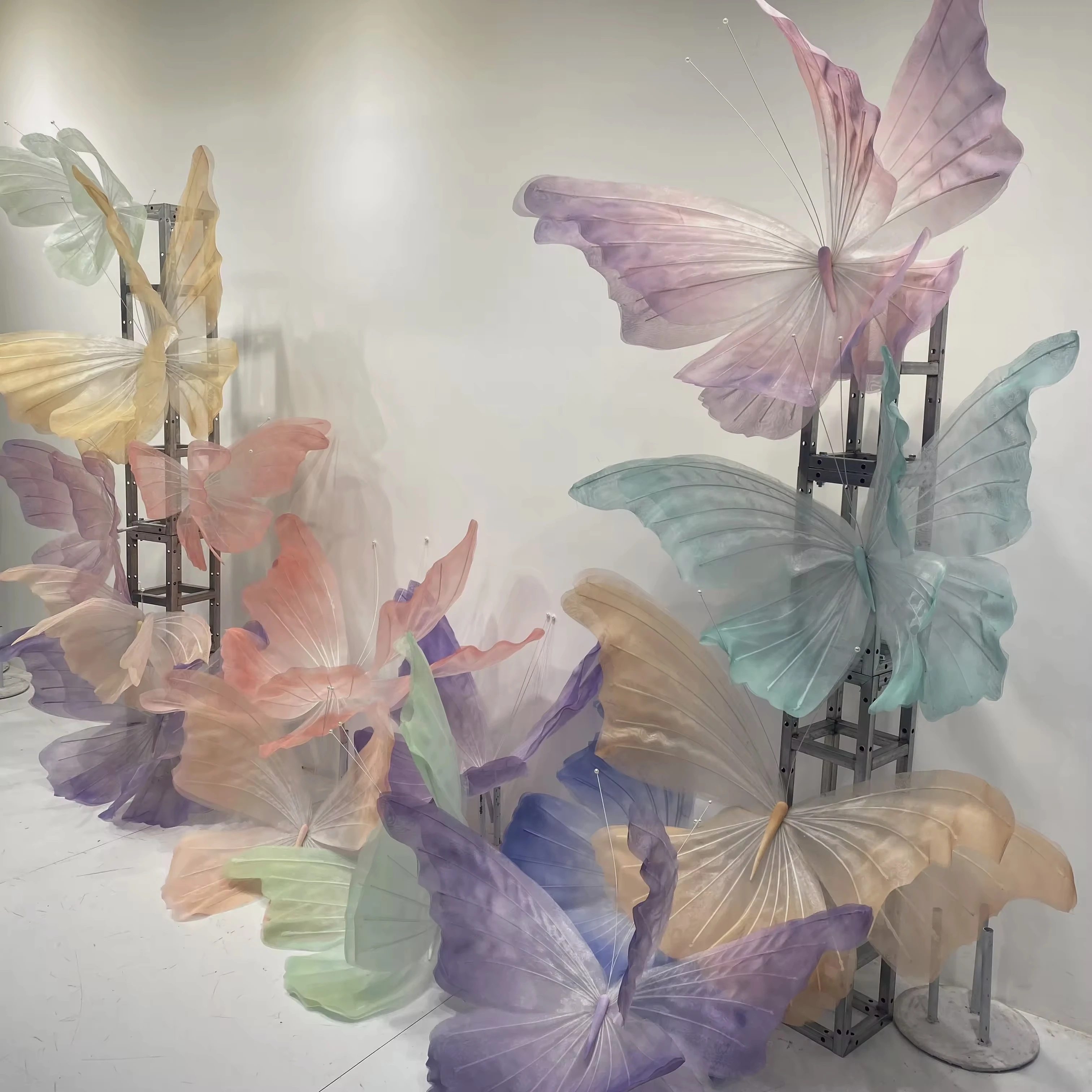 New Design Decorations Butterfly Artificial Silk Organza Butterfly Decorative Flowers For Wedding Event