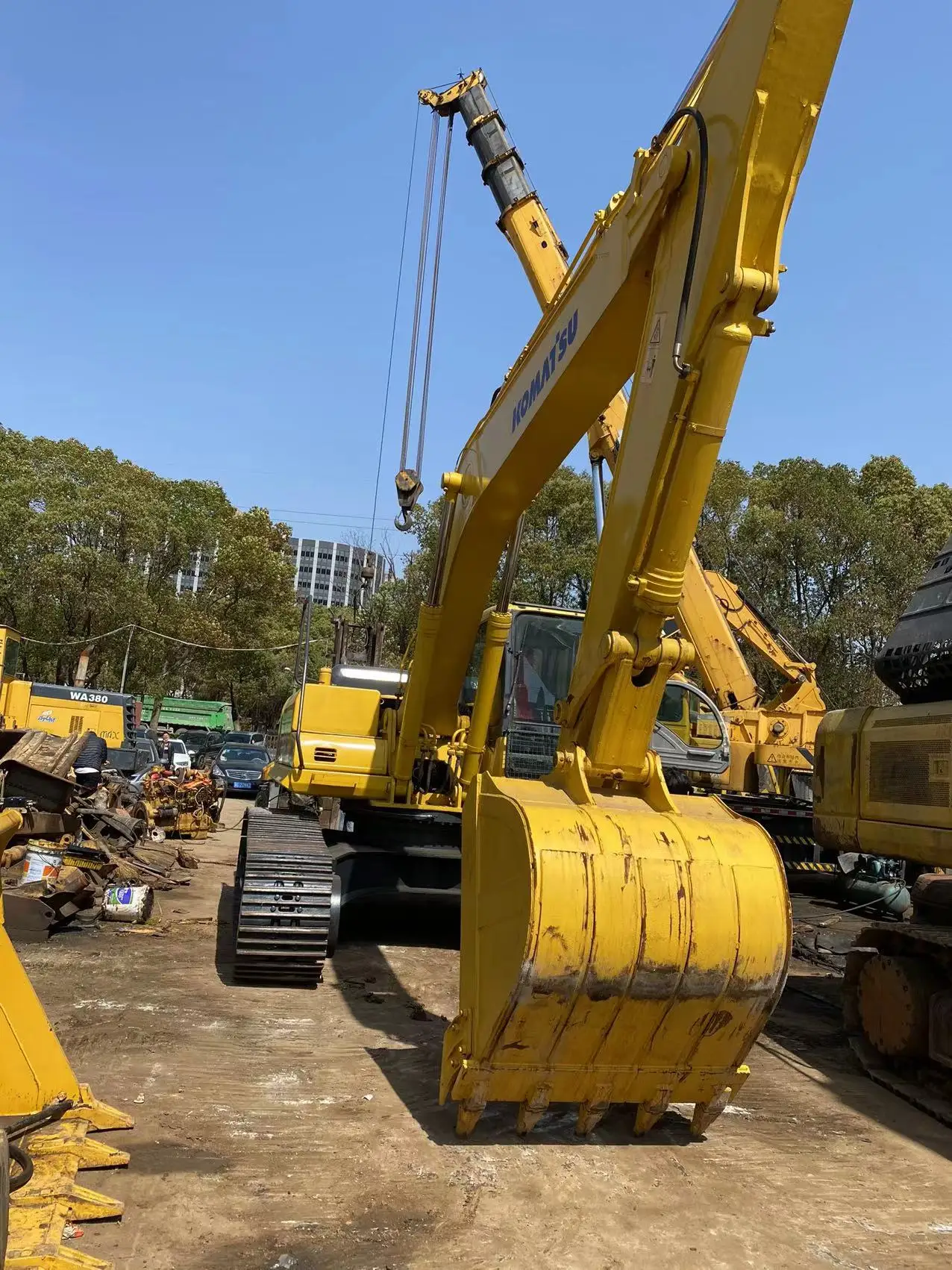 Дешёвый бывший в употреблении Япония Komatsu PC300-7 экскаватора/б/у 30 тонн Колесный экскаватор цена PC300 для