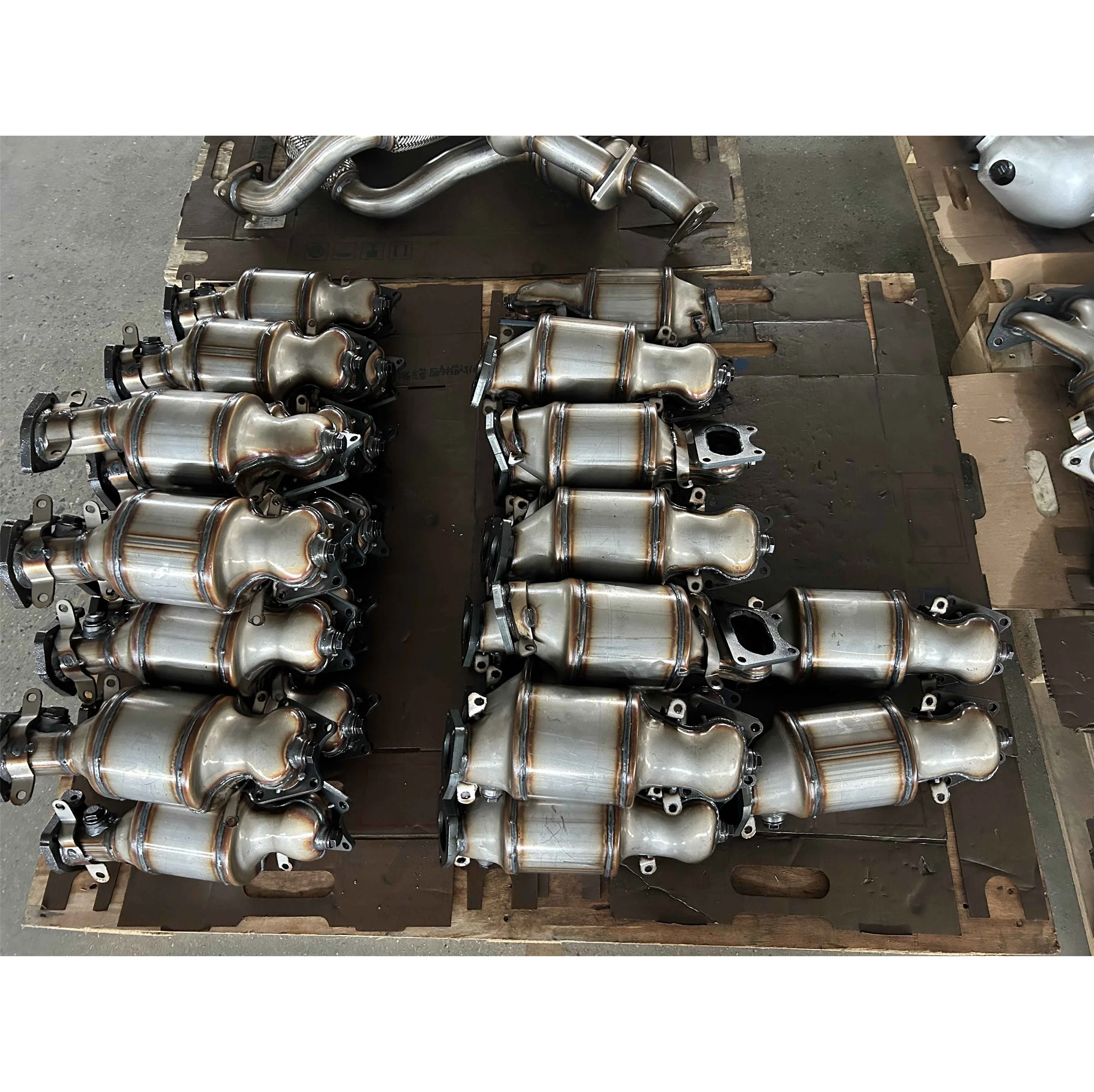 For Honda Accord 2.0 series Noise reduction and noise reduction auto parts   catalytic converter