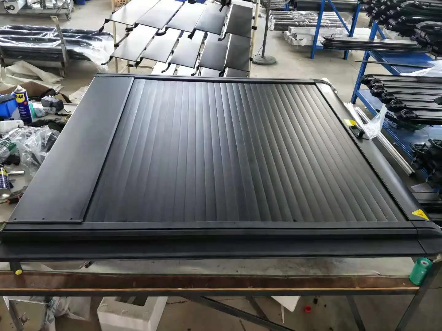 Wholesale Waterproof Aluminum Hard Retractable Manual Tonneau Covers Pickup Bed Cover For Nissan Navara NP300