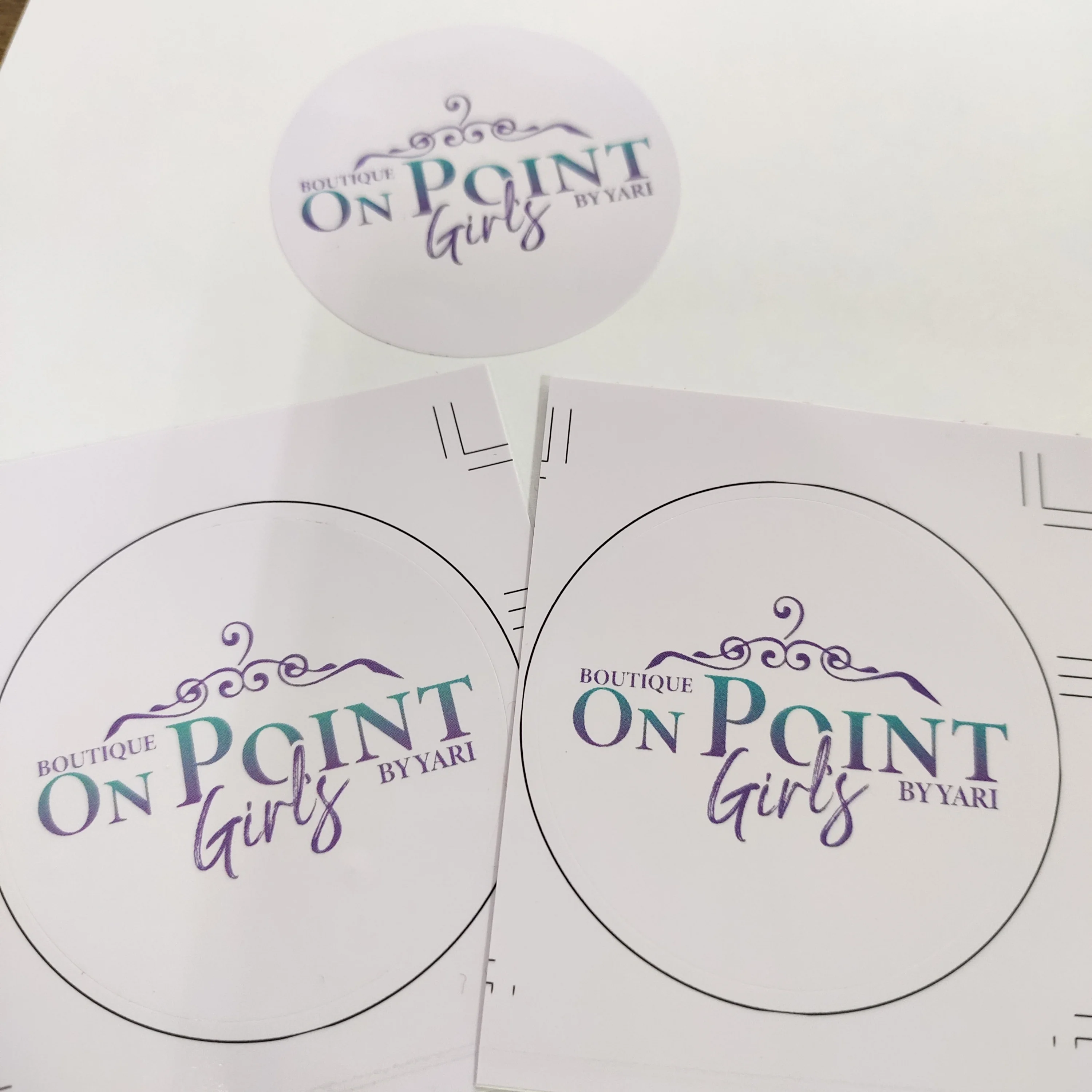 Waterproof High Adhesive Vinyl Pp Paper Packaging Labels Gold Holographic Custom Stickers For Printing Roll Label Stickers