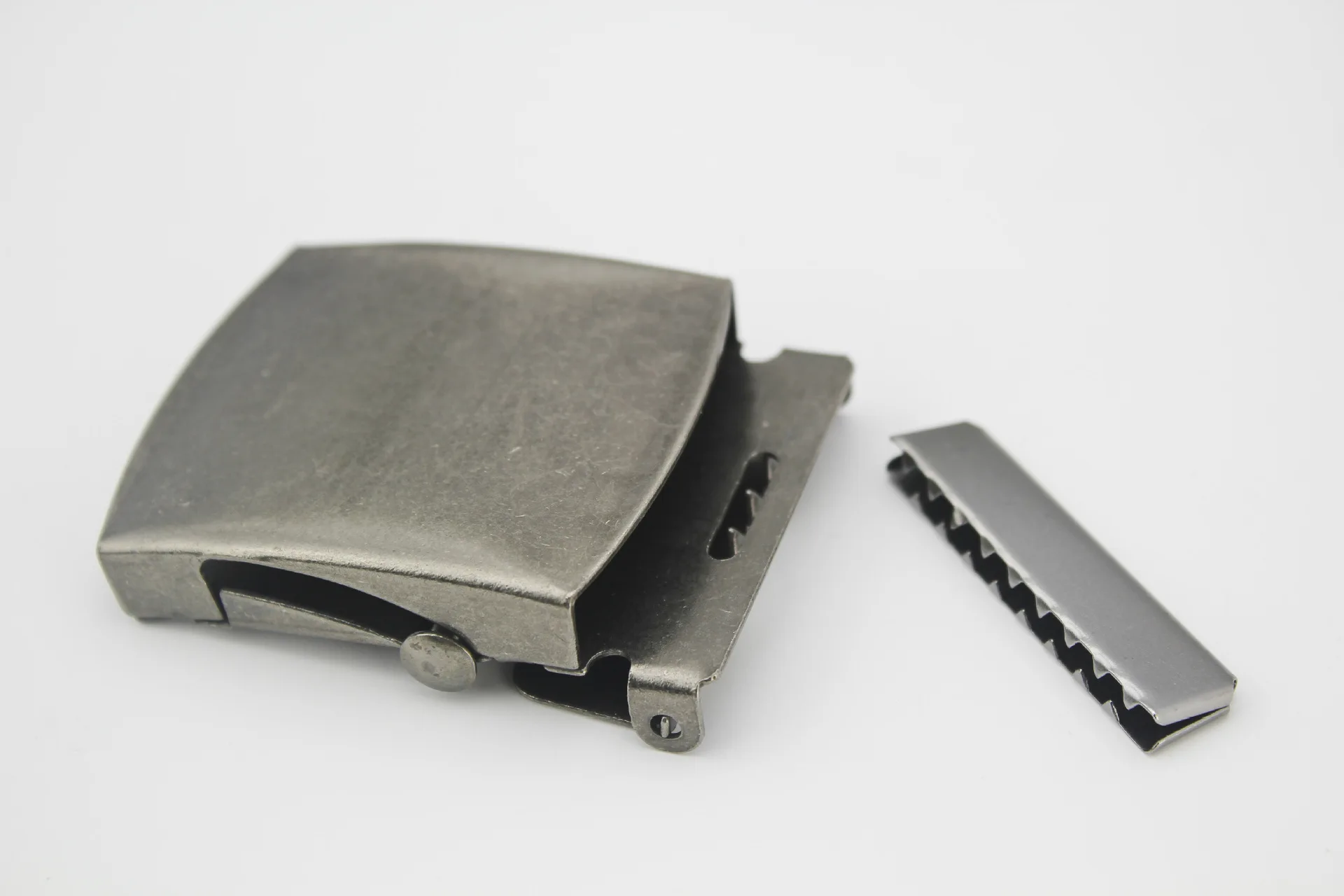 Excellent quality plating flip metal belt buckle with tail clip  adjust buckle copper military belt buckle 32*43.5mm