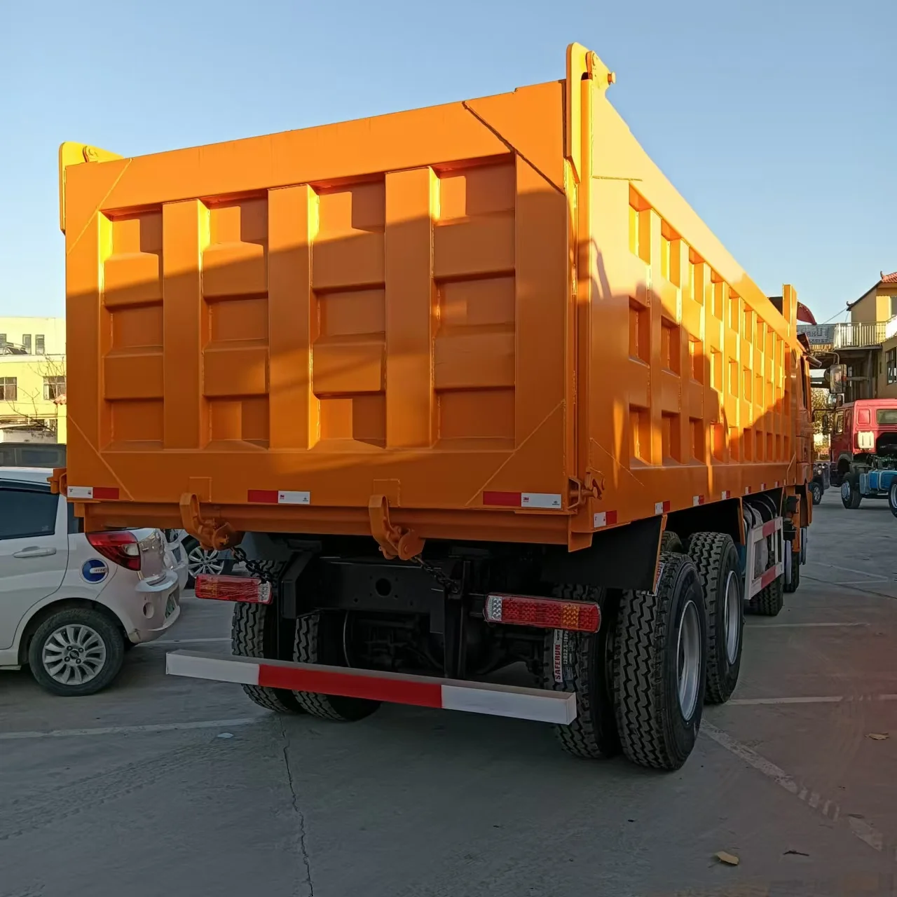 Factory Sales of Shaanxi Automobile Delong Dump Truck 12 Wheel Dump Truck Transport Vehicle