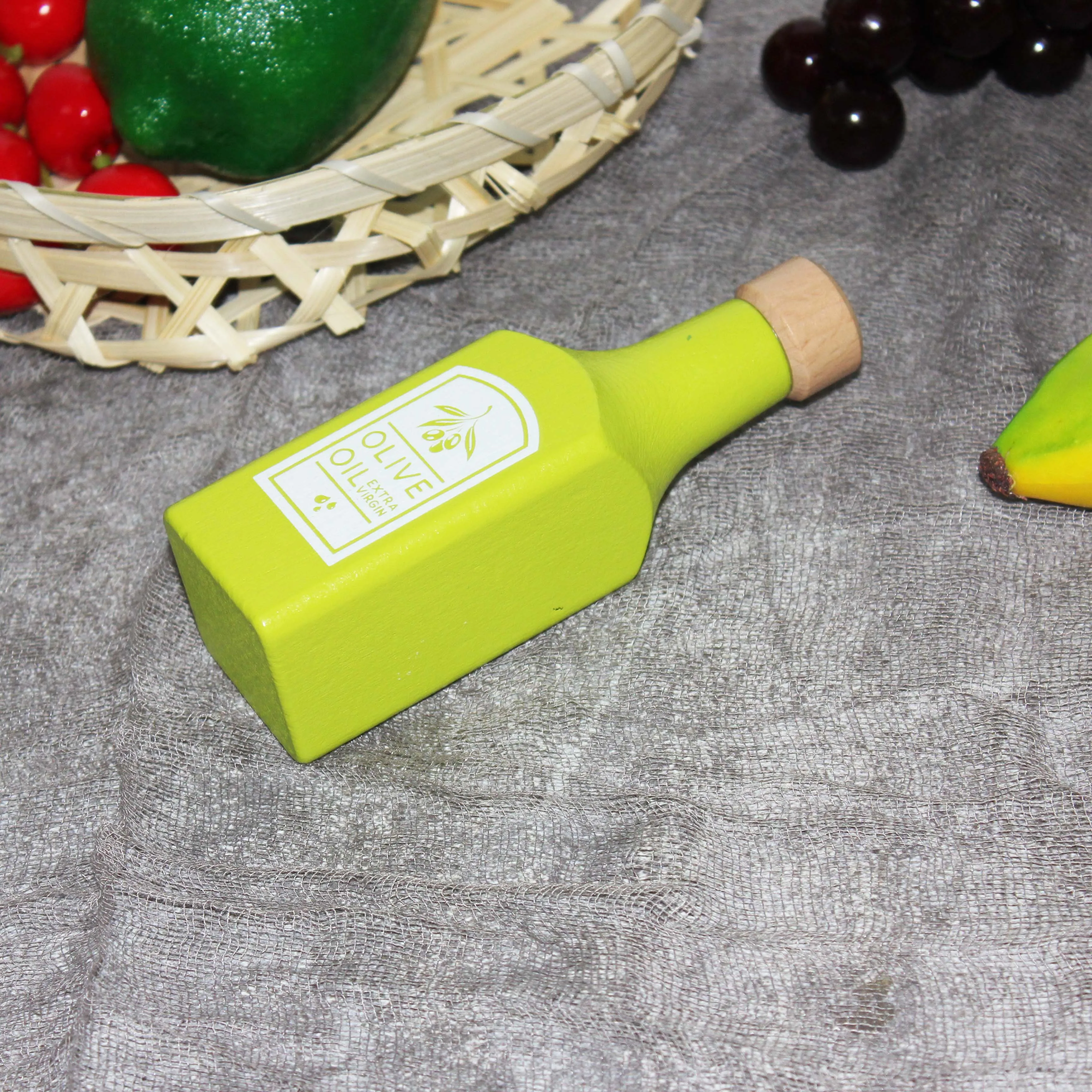 FSC Solid Wood 6pcs Play Food accessories and bottles Kitchen Pretend Play Toy for Toddlers