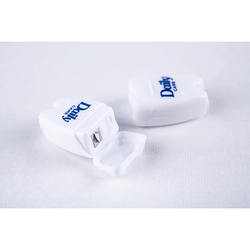 Custom Logo Printed Tooth Shape Dental Flosser Keychain 11 Yards with Blister Card or OPP Bag