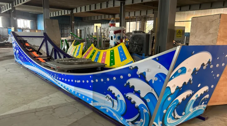 Fun games amusement park rides crazy flying car flying boat spaceship speeding pirate ship on track