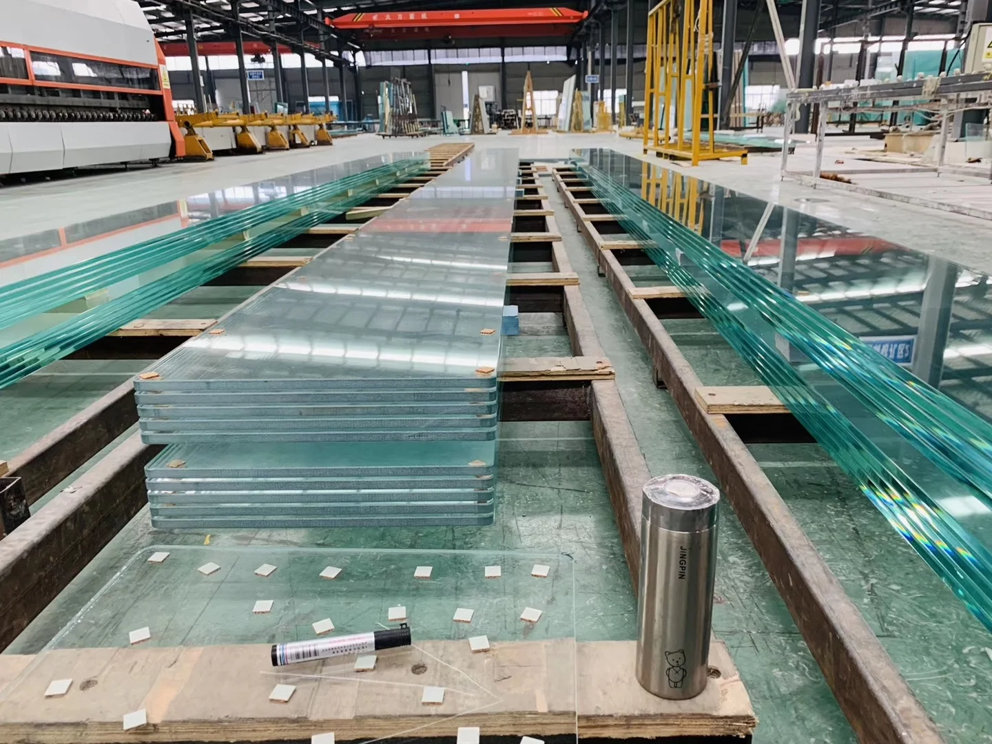 Longbo glass focus on Heat-insulating glass R & D production and sales of doors and Windows curtain walls
