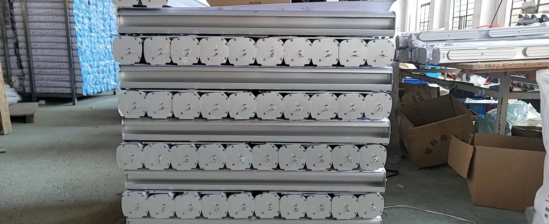 Good Quality Low Price Exhibition Banner Standard Roll up With Plastic Feet