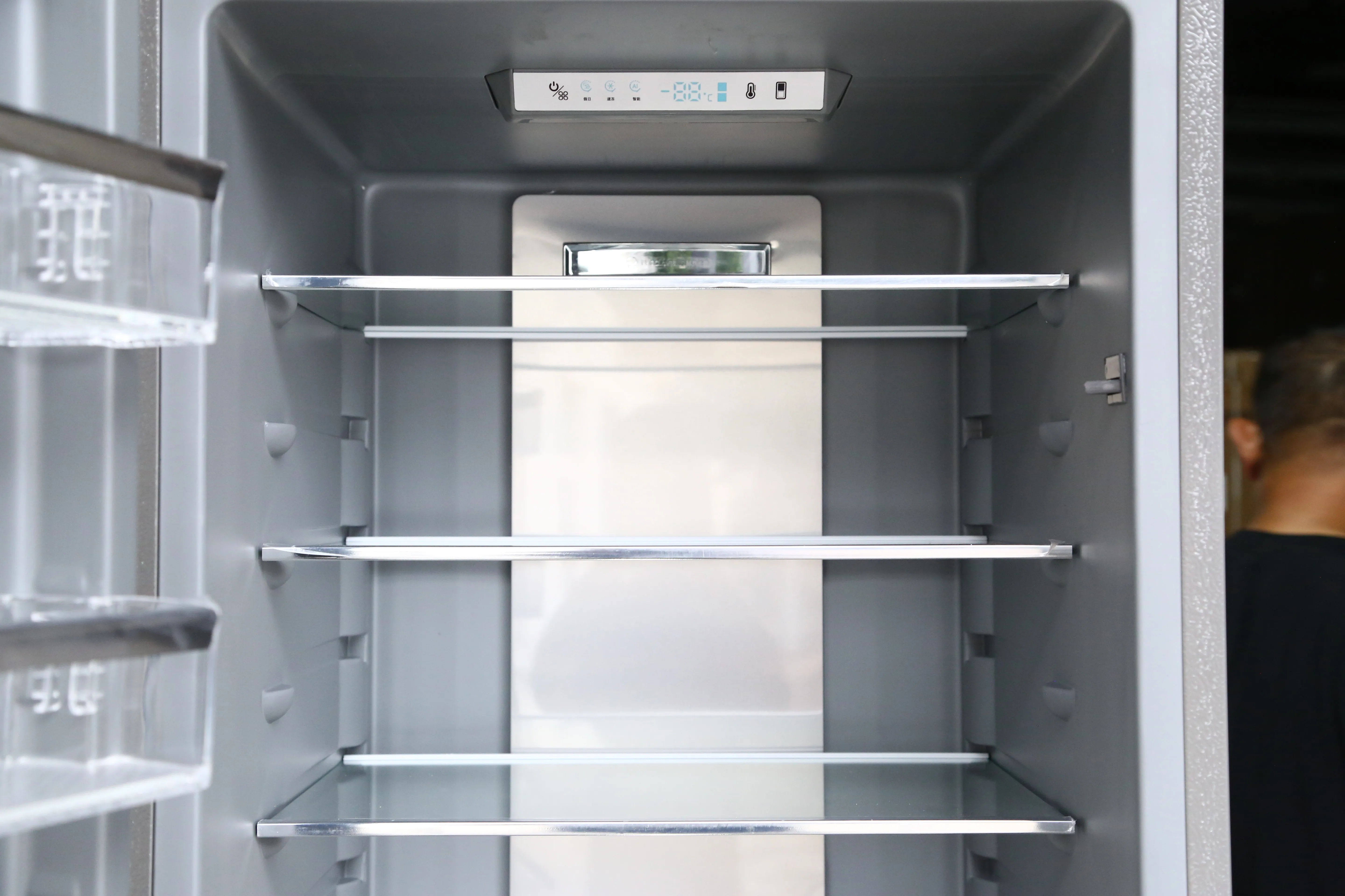 New China Manufacturer Interior Lit Well Illuminated Portable Option Movable Type Custom Fit Fridge