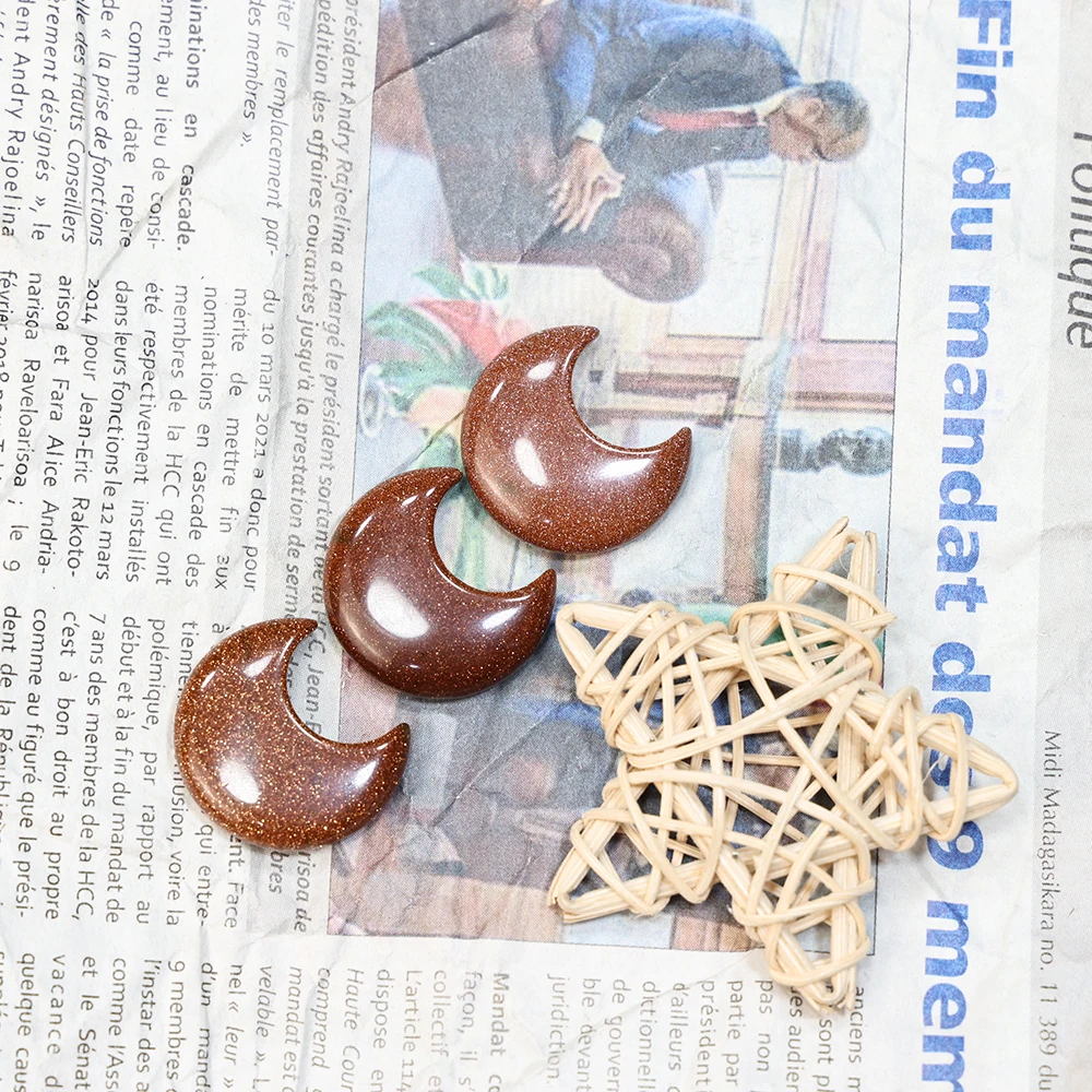 Wholesale  Gemstones Crystal Stone  Natural polished Hand Carved Crystal Crafts golden sandstone  Moon  For Gifts