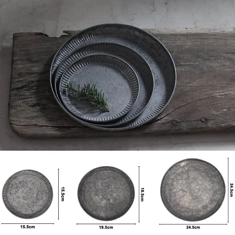 Handcrafted Round Retro Iron Plate Vintage Antique Wrought Storage Serving Iron Craft Lace Tray for Church Wedding Home Decor