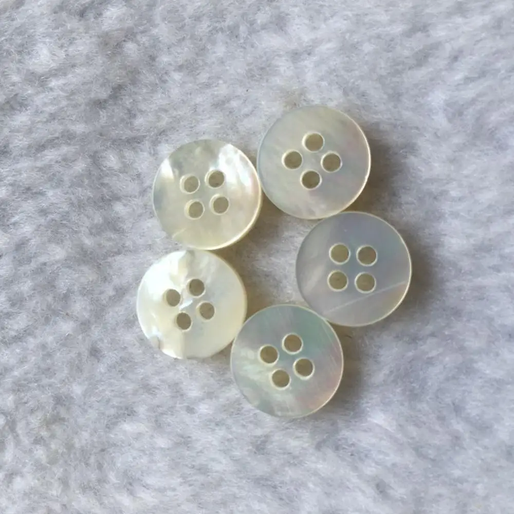 4 Holes Fashionable Round Natural 18L White Mother Of Pearl Shell Buttons  For Shirts