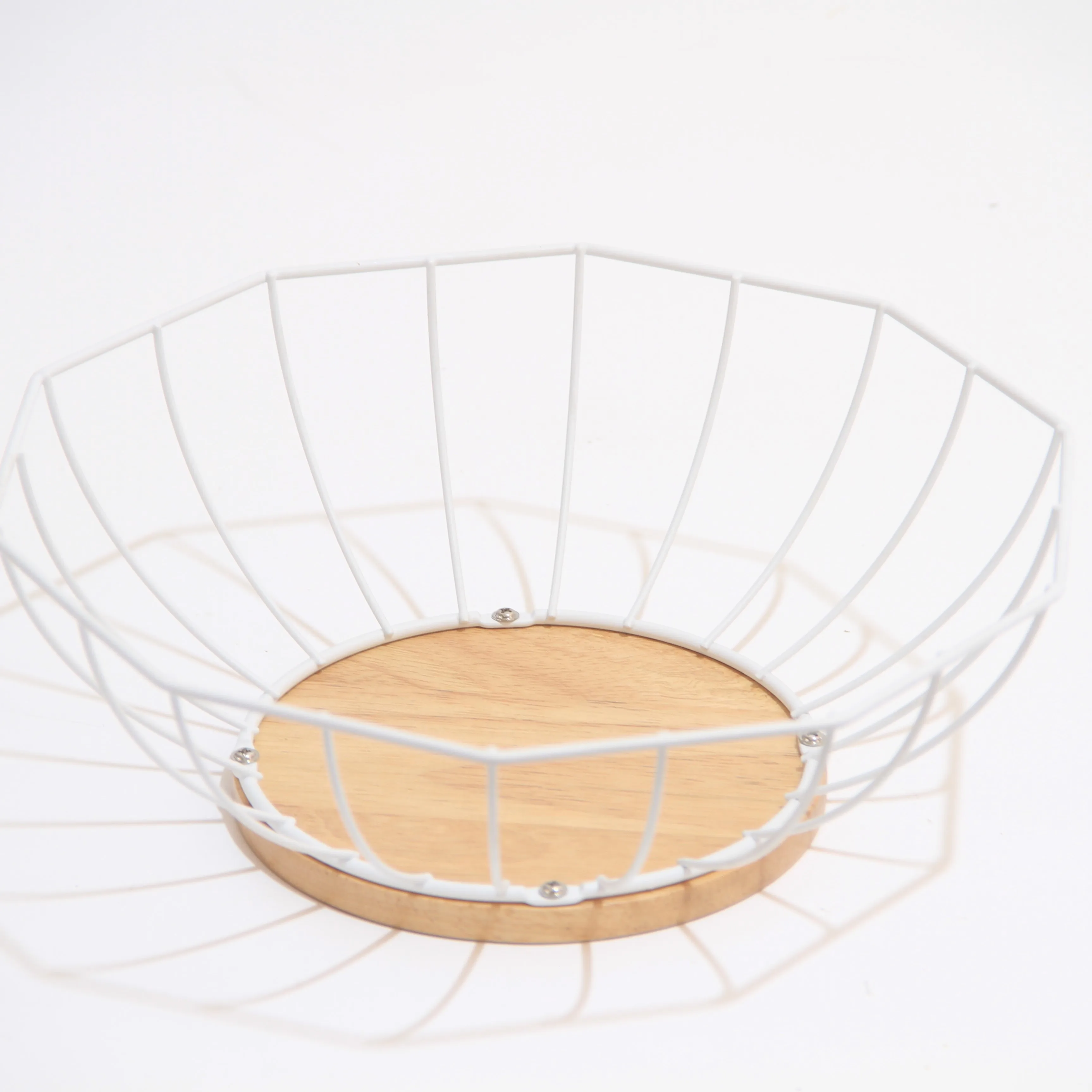 Round Iron Metal Mesh Wire Fruit Vegetable Basket With Wood On The Bottom kitchen organizer